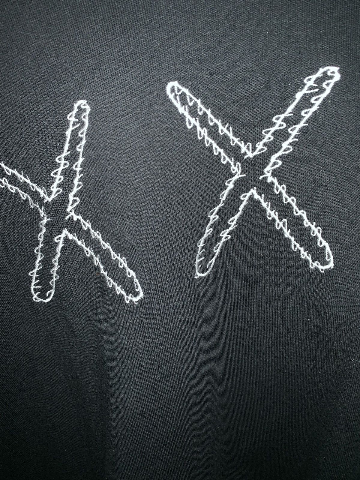 Kaws × Uniqlo Kaws X uniqlo X sesame street XX sweater Xl black Size US XL / EU 56 / 4 - 2 Thumbnail