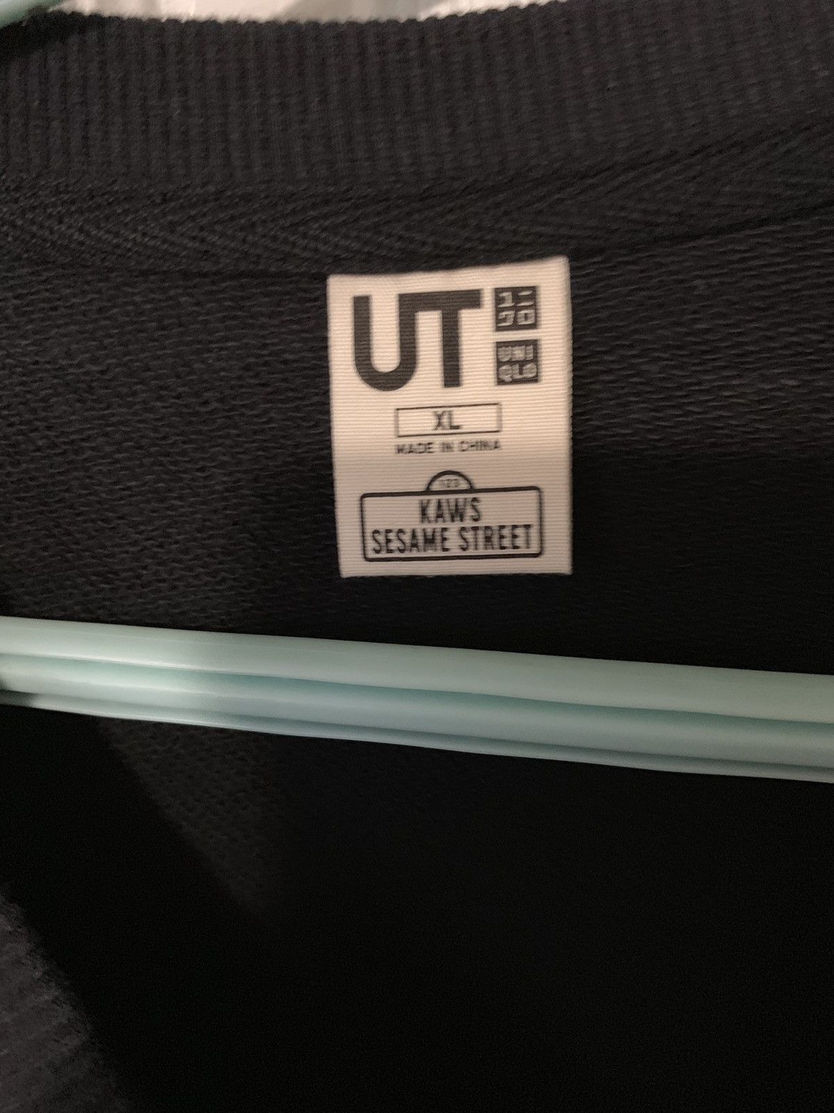 Kaws × Uniqlo Kaws X uniqlo X sesame street XX sweater Xl black Size US XL / EU 56 / 4 - 4 Thumbnail