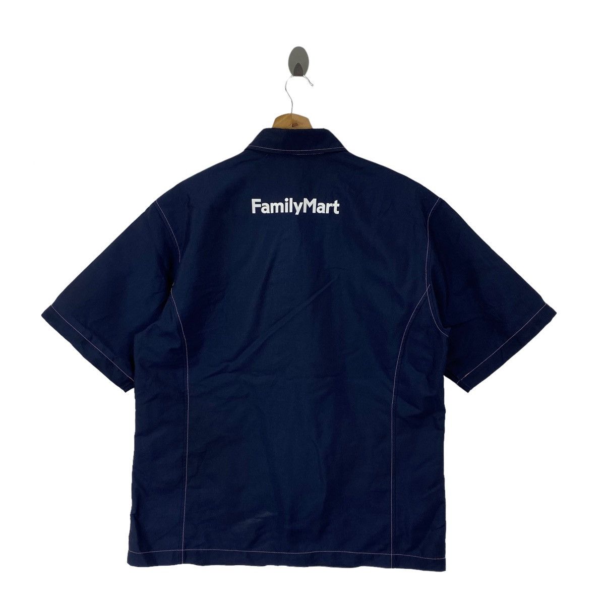 Vintage FAMILY MART Supermarket Convenience Store Staff Short Sleeve Size US L / EU 52-54 / 3 - 1 Thumbnail