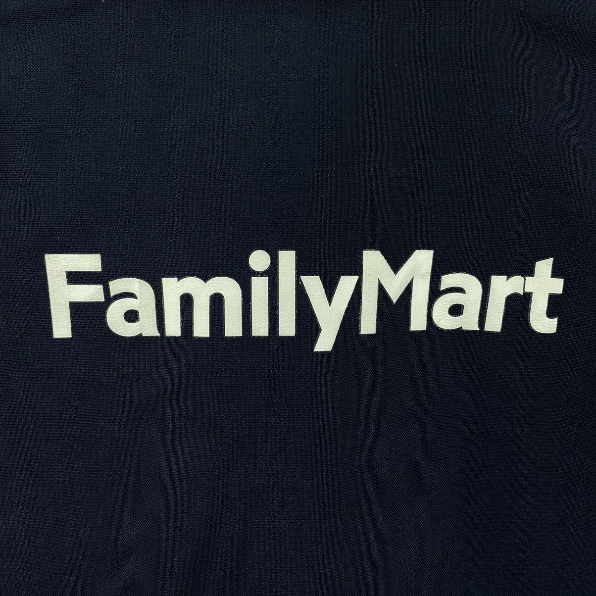 Vintage FAMILY MART Supermarket Convenience Store Staff Short Sleeve Size US L / EU 52-54 / 3 - 2 Thumbnail