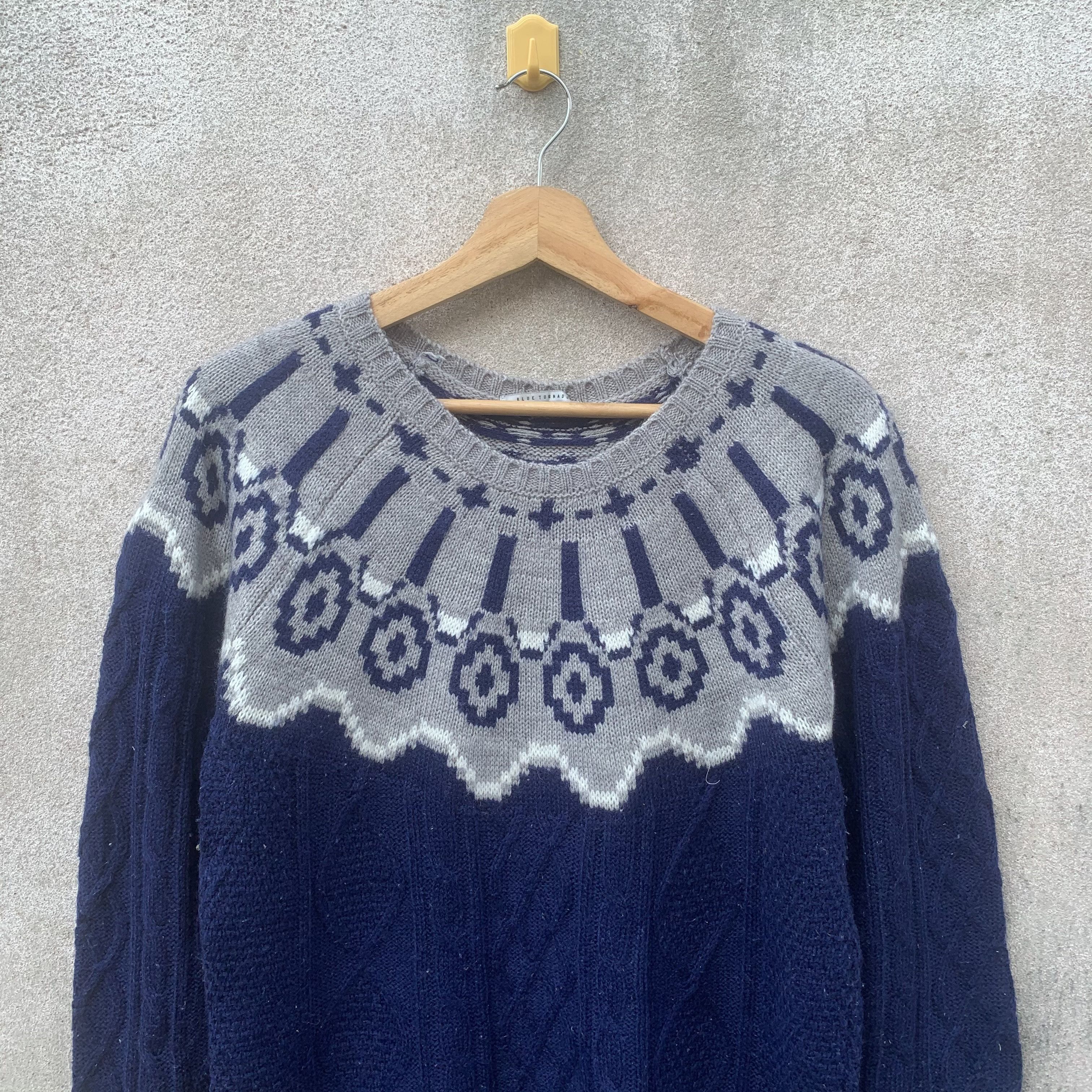 Aran Isles Knitwear Blue Tornado Isle Turnisan Knitting Southwestern Sweater Size US S / EU 44-46 / 1 - 2 Thumbnail