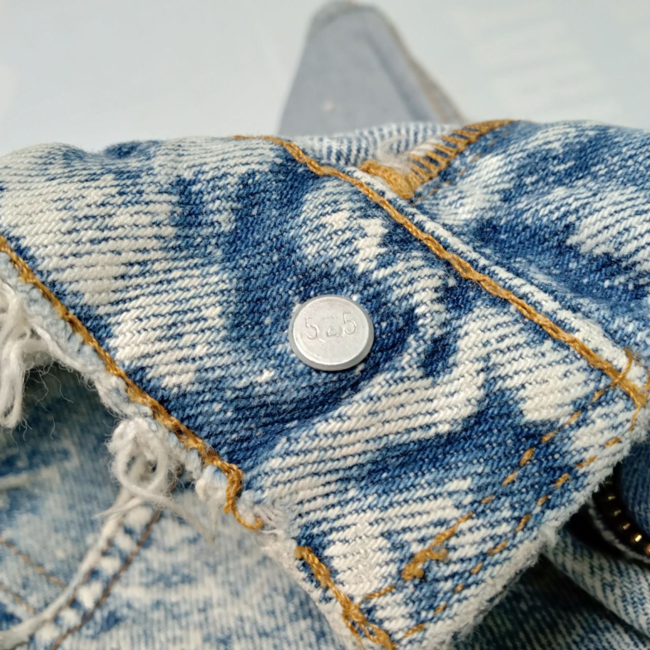 Levi's × Levi's Vintage Clothing Distressed 80s Levi's 40505-0209 Acid Wash Jeans Size US 28 / EU 44 - 7 Thumbnail