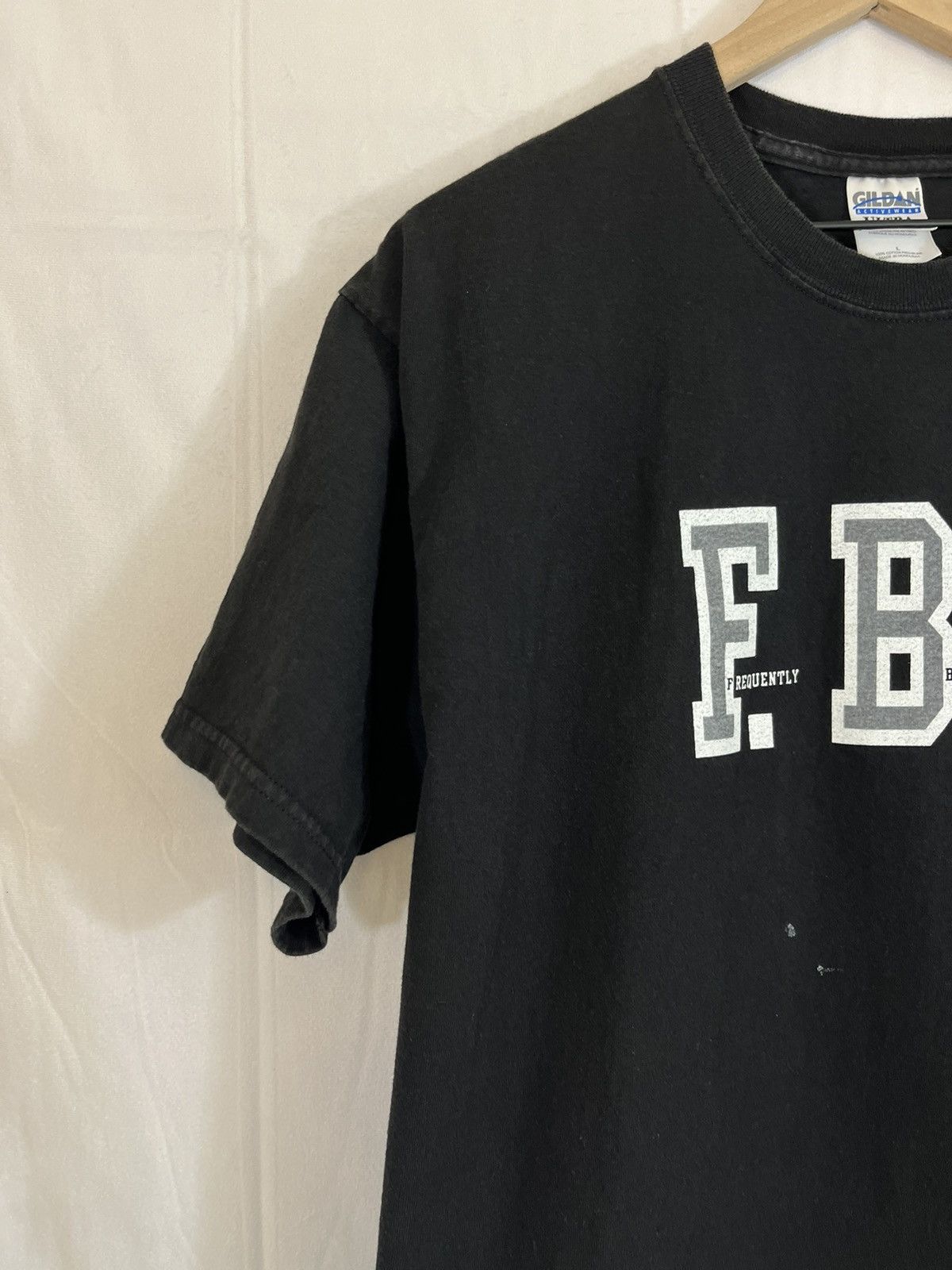 Vintage Frequently Being Investigated FBI Parody Distressed Tee Size US L / EU 52-54 / 3 - 4 Thumbnail