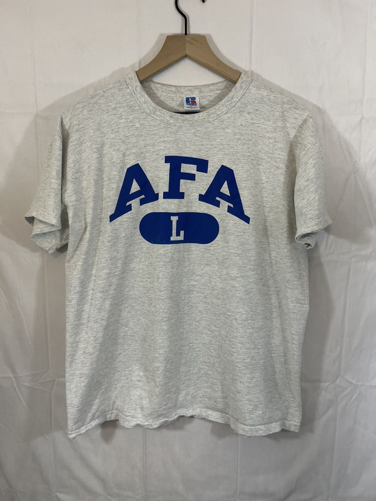 Russell Athletic × Vintage Vintage Russell Athletic Distressed Tee Size US L / EU 52-54 / 3 - 1 Thumbnail