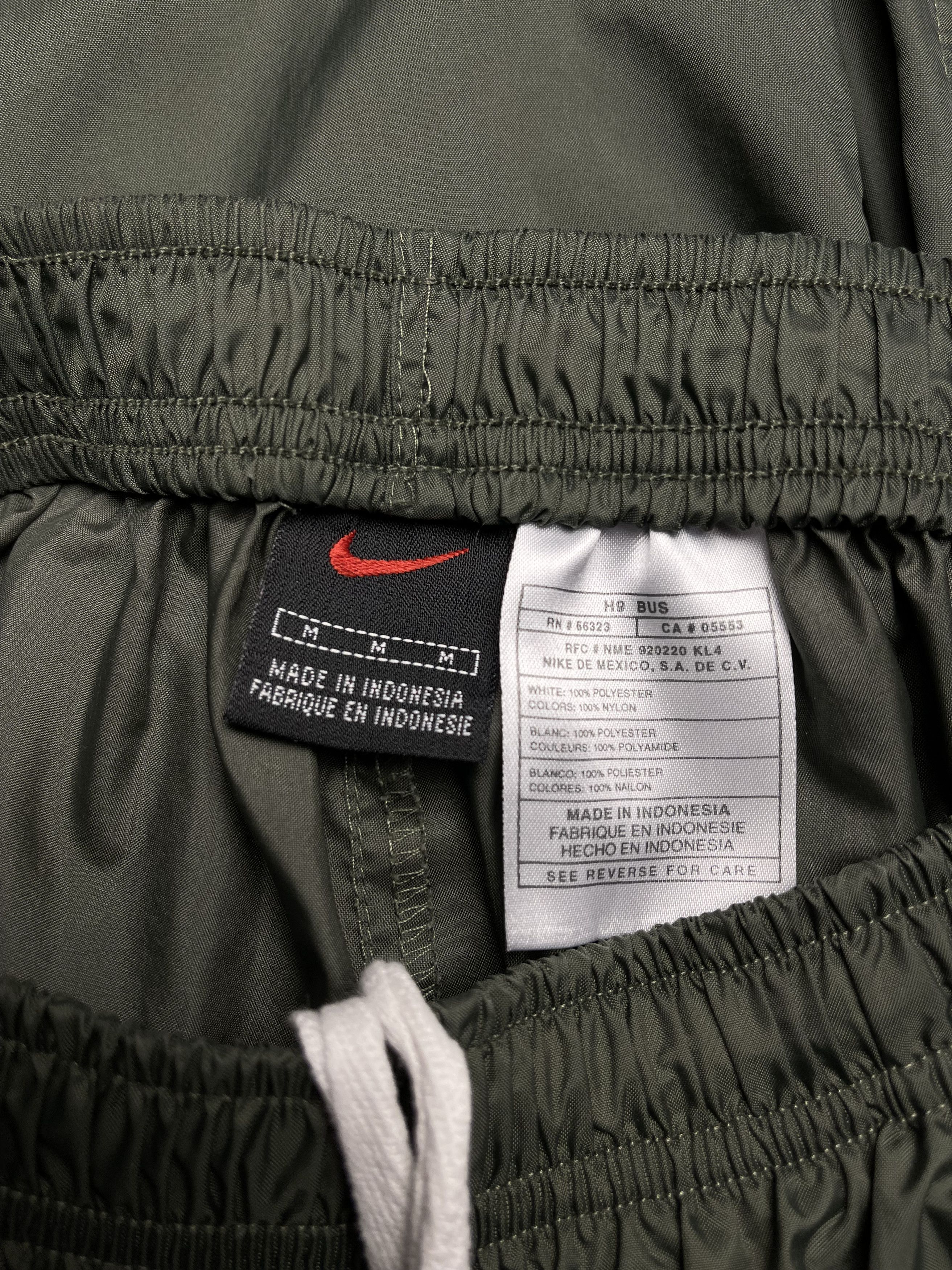 Nike Nike Swoosh Logo Sportswear Nylon Track Pants Vintage 90s Size US 32 / EU 48 - 9 Thumbnail