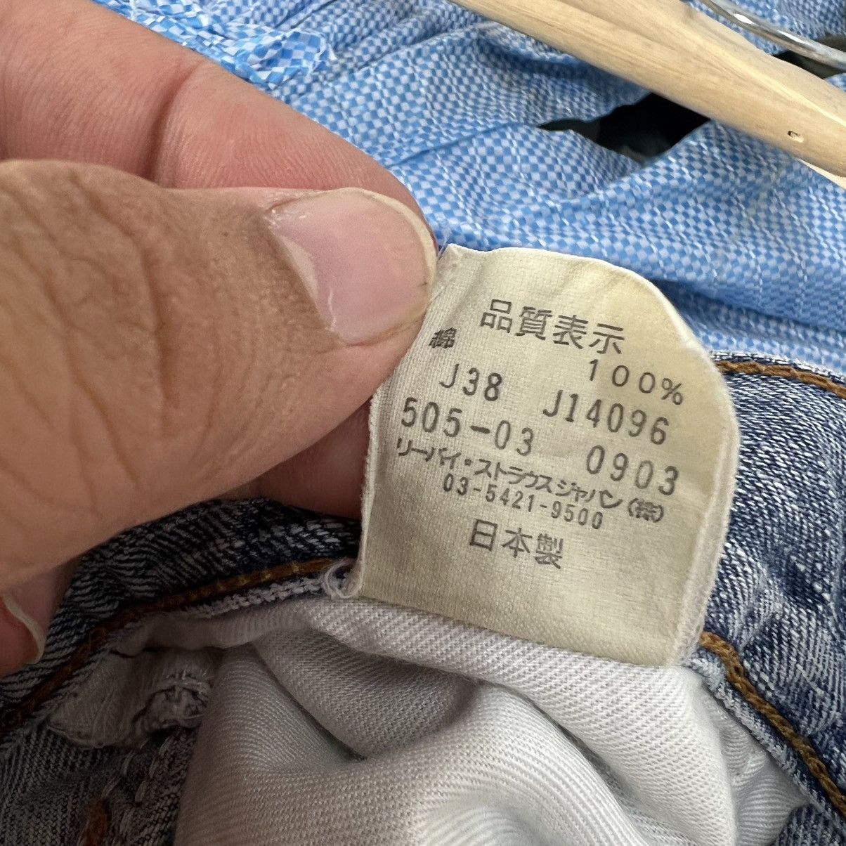 Levi's VINTAGE LEVI'S DENIM JEANS DISTRESSED DESIGN Size US 30 / EU 46 - 14 Thumbnail
