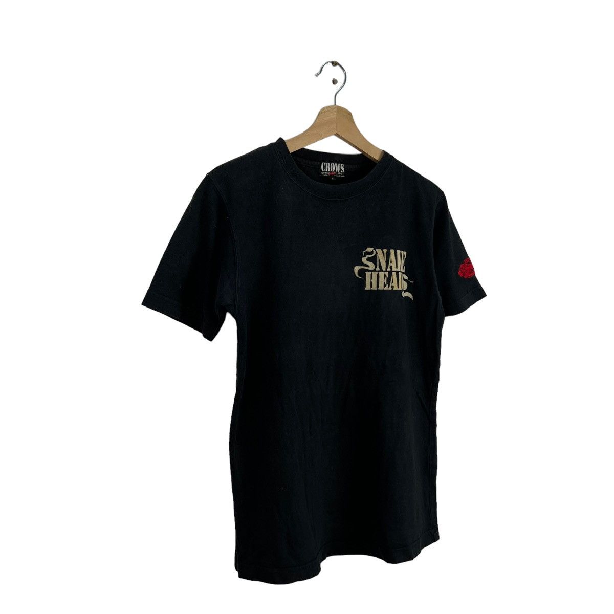 Japanese Brand VINTAGE CROWS PUNK DESIGN BIG LOGO TEE RARE WEARS Size US S / EU 44-46 / 1 - 3 Thumbnail