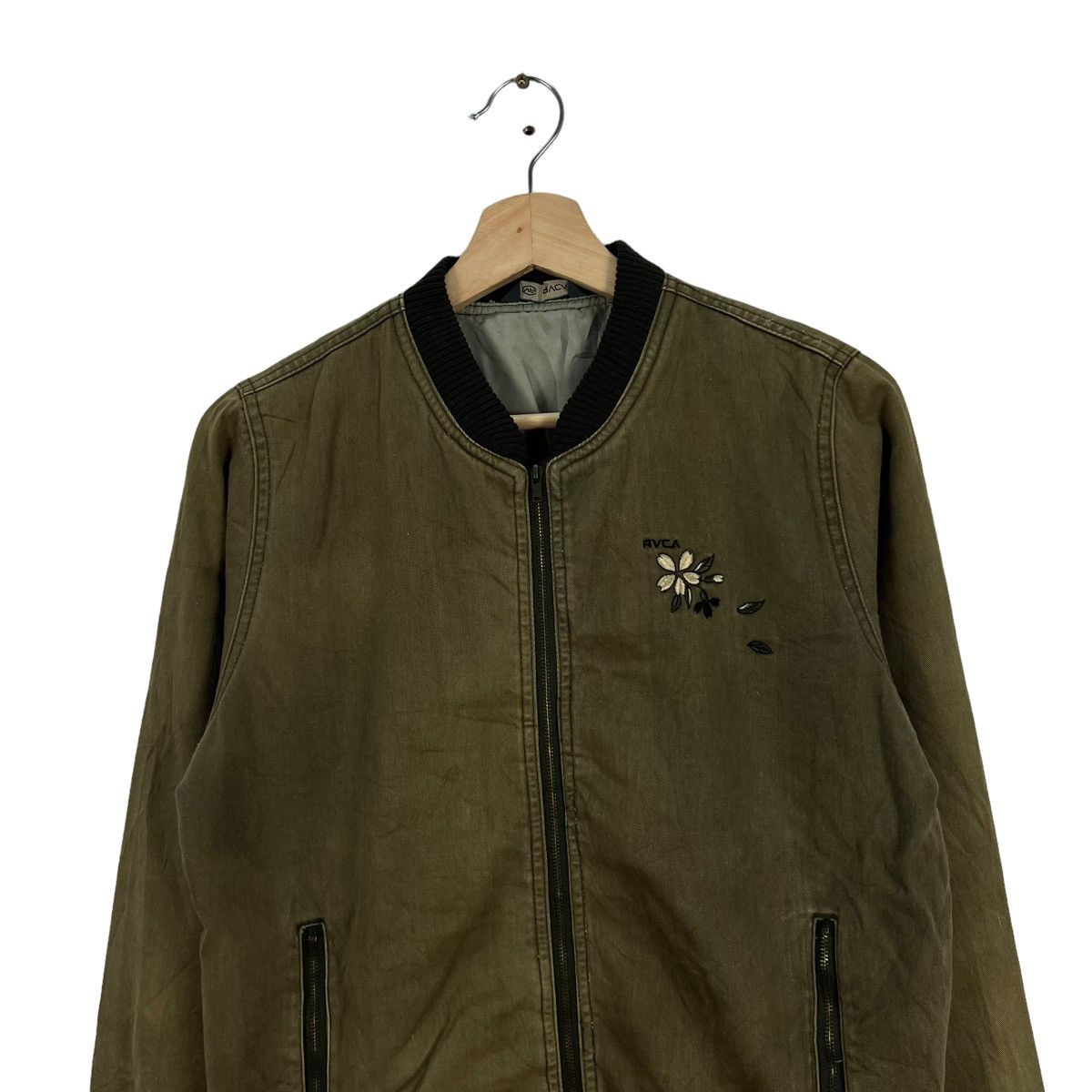 Japanese Brand VINTAGE BOMBER JACKET RVCA BIG LOGO Size US M / EU 48-50 / 2 - 3 Thumbnail