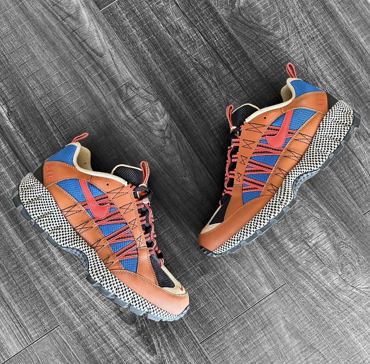 image of Nike Air Humara Size 10.5 Shoes in Tan, Men's