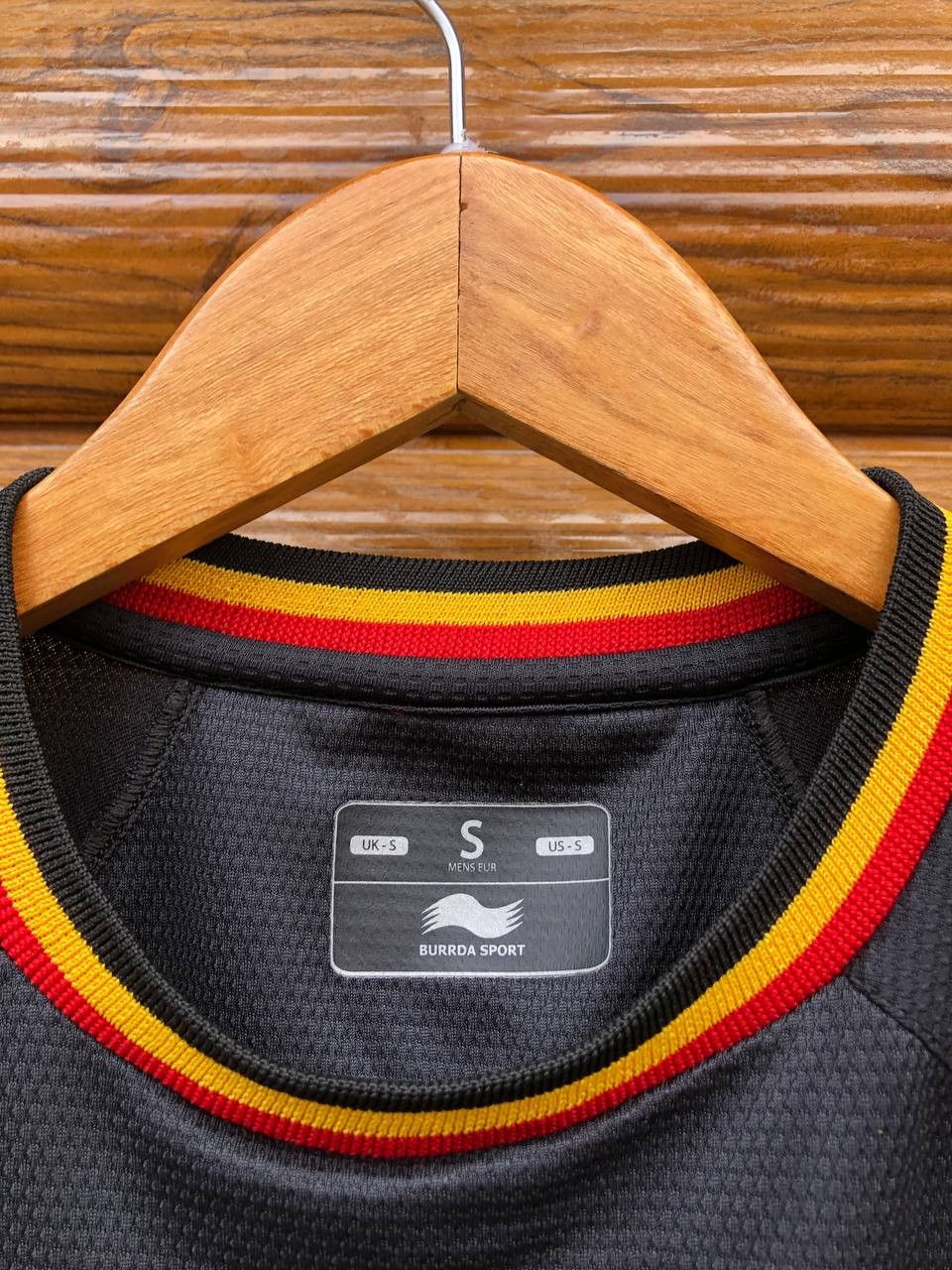 Vintage URBSFA KBVB FOOTBALL SHIRT JERSEY HOME BURDA SPORT Size US S / EU 44-46 / 1 - 7 Thumbnail