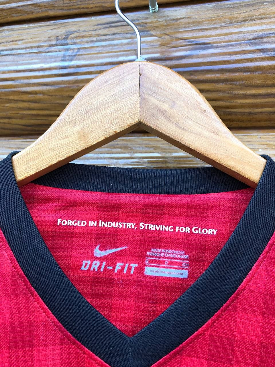 Nike MANCHESTER UNITED HOME FOOTBALL SHIRT SOCCER JERSEY NIKE Size US S / EU 44-46 / 1 - 7 Thumbnail