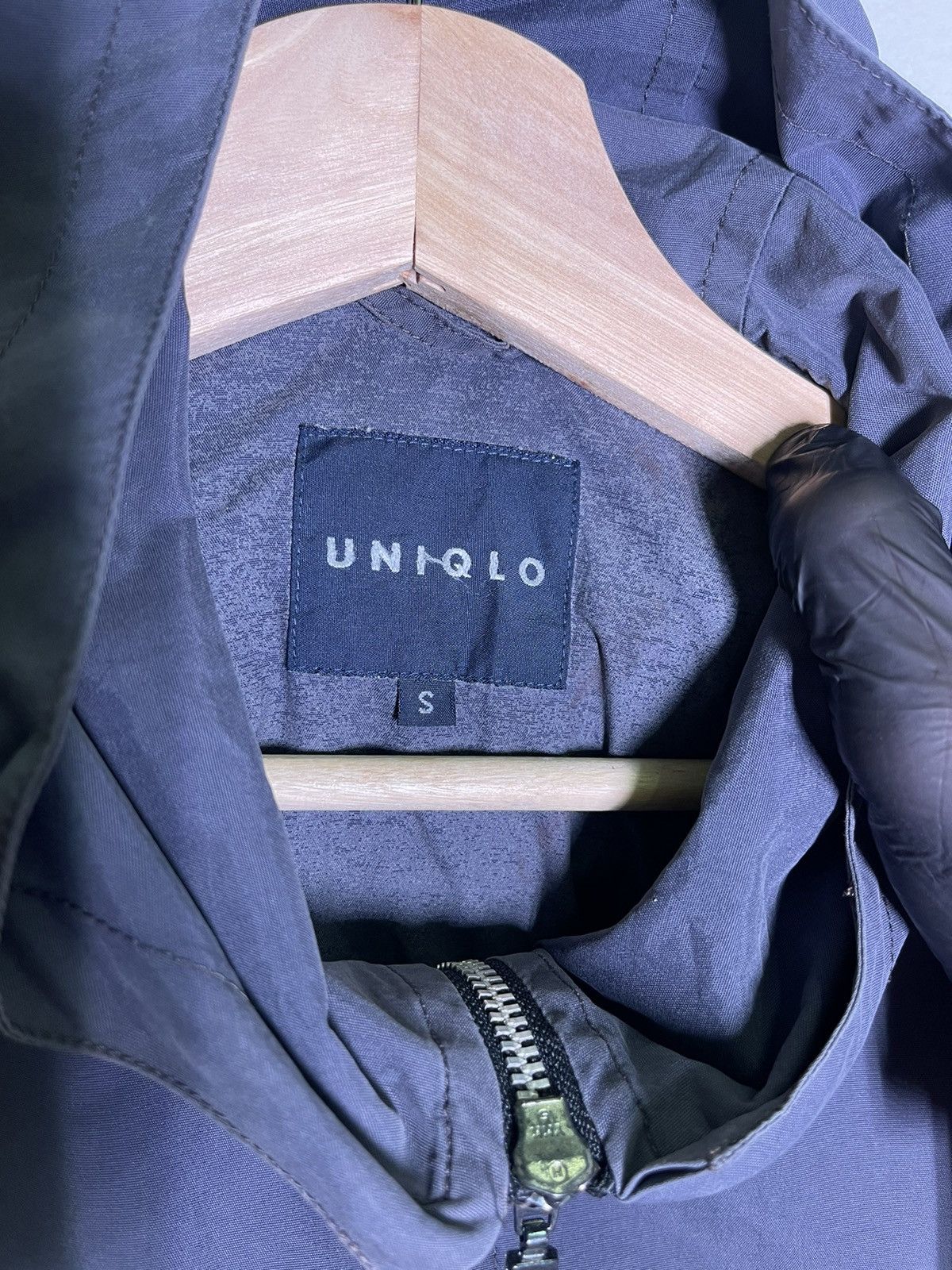Uniqlo Uniqlo sun faded Front big pocket hoodie Size US S / EU 44-46 / 1 - 6 Thumbnail