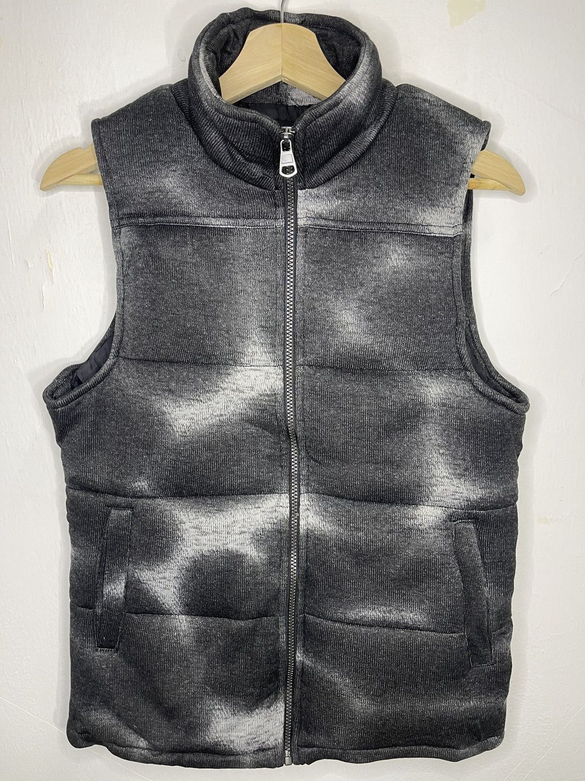 In The Attic × Japanese Brand 🔥🔥 rare In the attic sleveless down jacket Vest Size US L / EU 52-54 / 3 - 1 Thumbnail