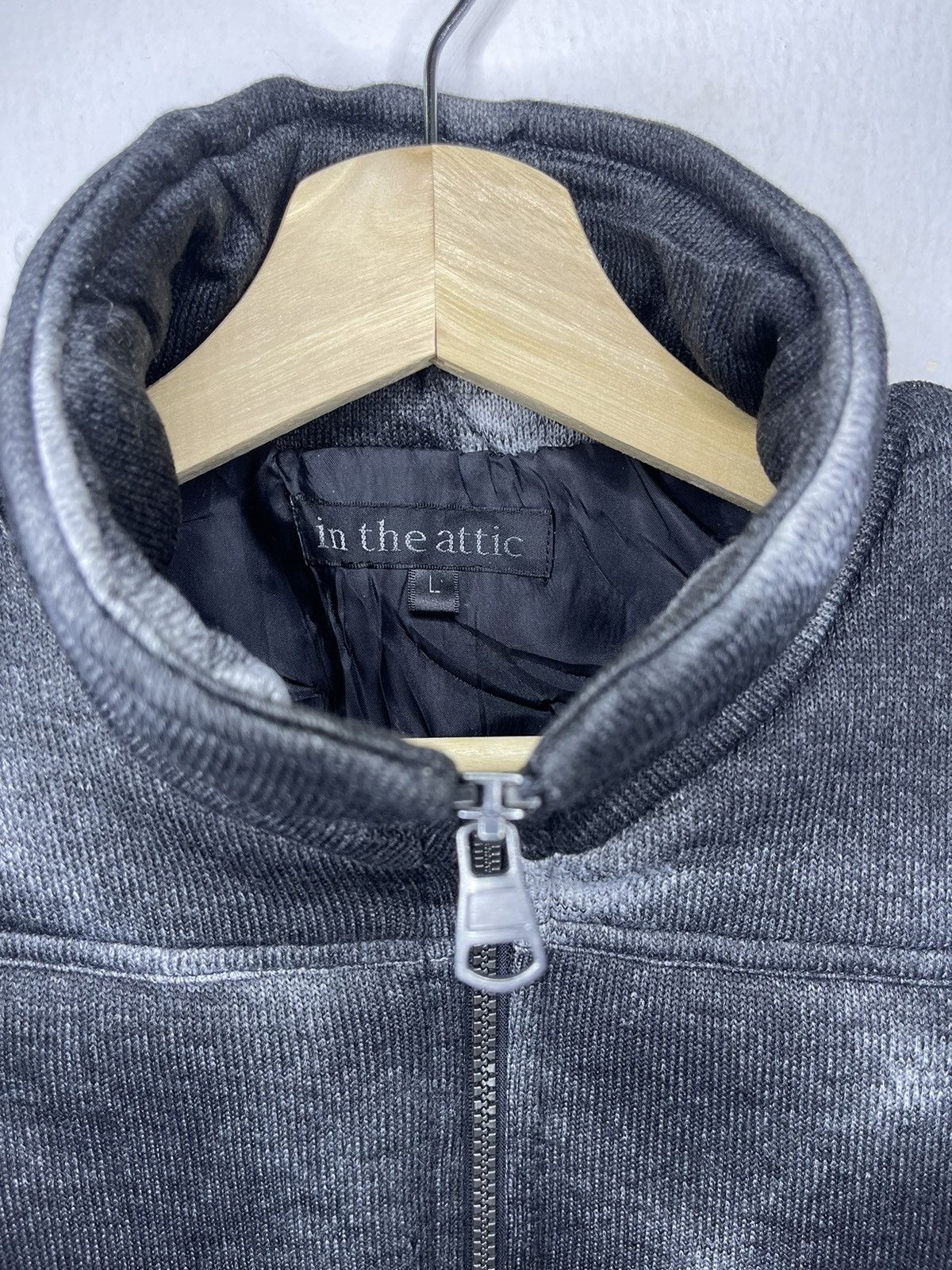 In The Attic × Japanese Brand 🔥🔥 rare In the attic sleveless down jacket Vest Size US L / EU 52-54 / 3 - 3 Thumbnail
