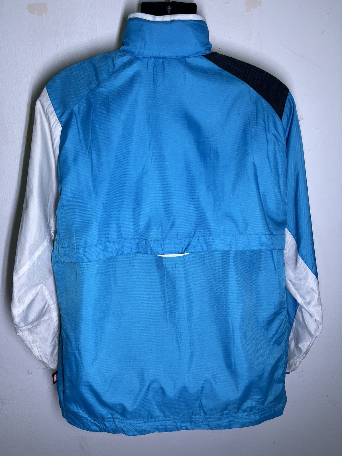Japanese Brand Yonex Heat Capsule light jacket Size US L / EU 52-54 / 3 - 6 Thumbnail