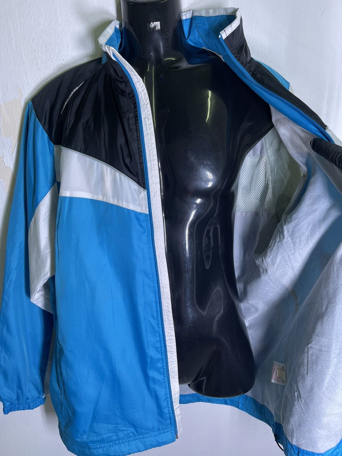 Japanese Brand Yonex Heat Capsule light jacket Size US L / EU 52-54 / 3 - 8 Thumbnail