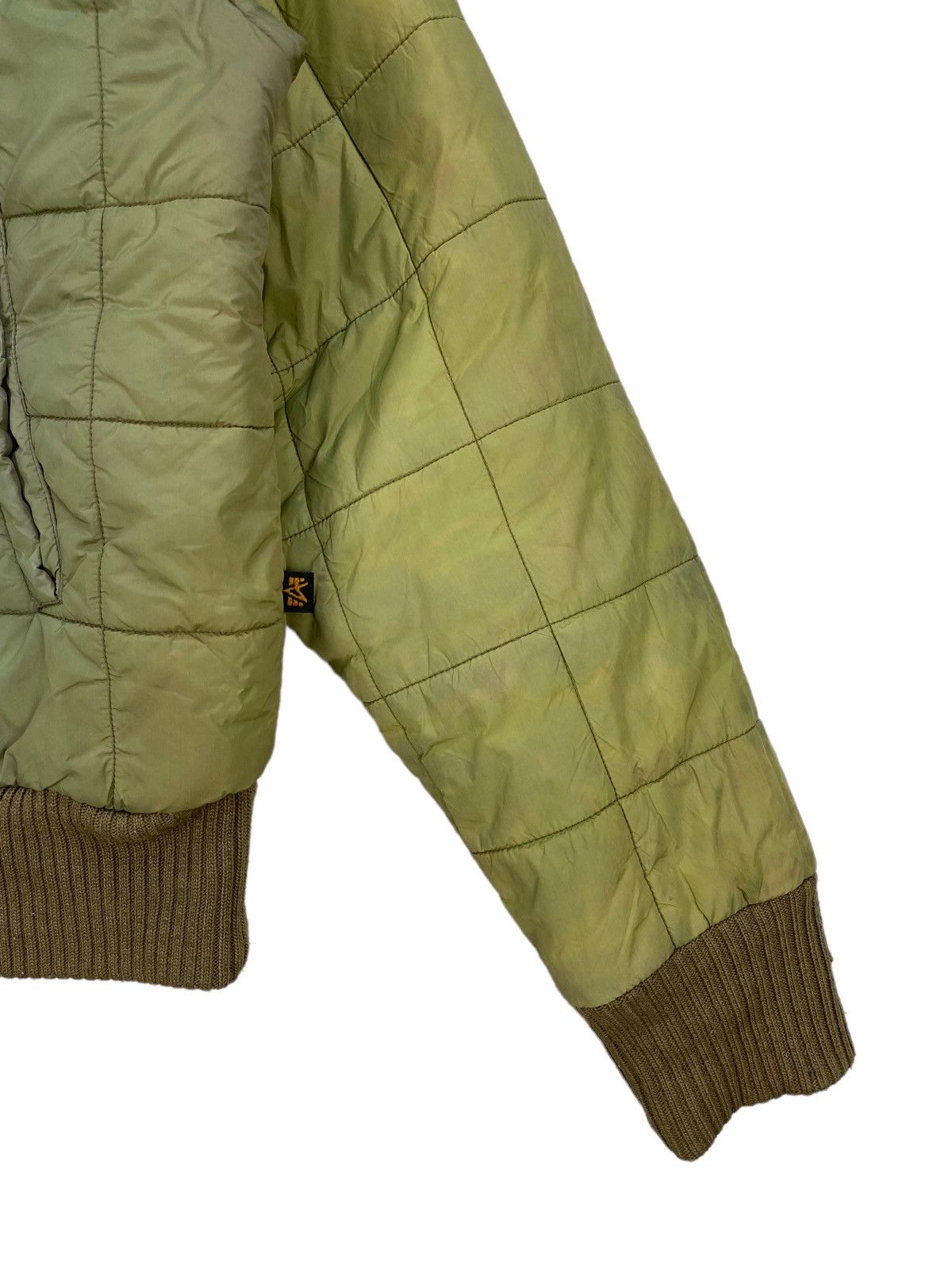 Alpha Industries Vintage Alpha Industries Down Jacket Sunfaded Size US M / EU 48-50 / 2 - 4 Thumbnail