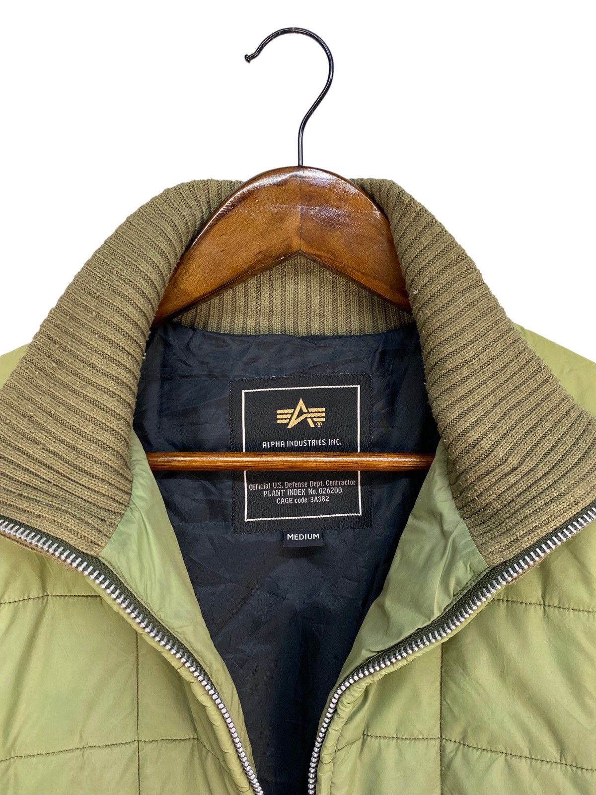 Alpha Industries Vintage Alpha Industries Down Jacket Sunfaded Size US M / EU 48-50 / 2 - 3 Thumbnail