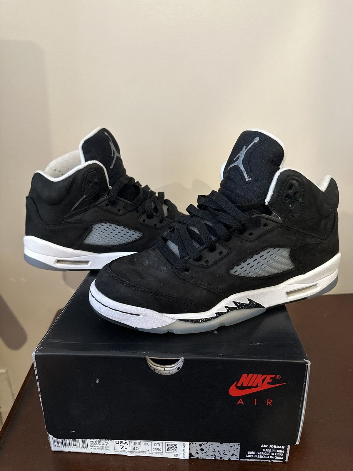 Jordan Brand × Nike Air Jordan 5 Oreo Size US 7 / EU 40 - 6 Thumbnail