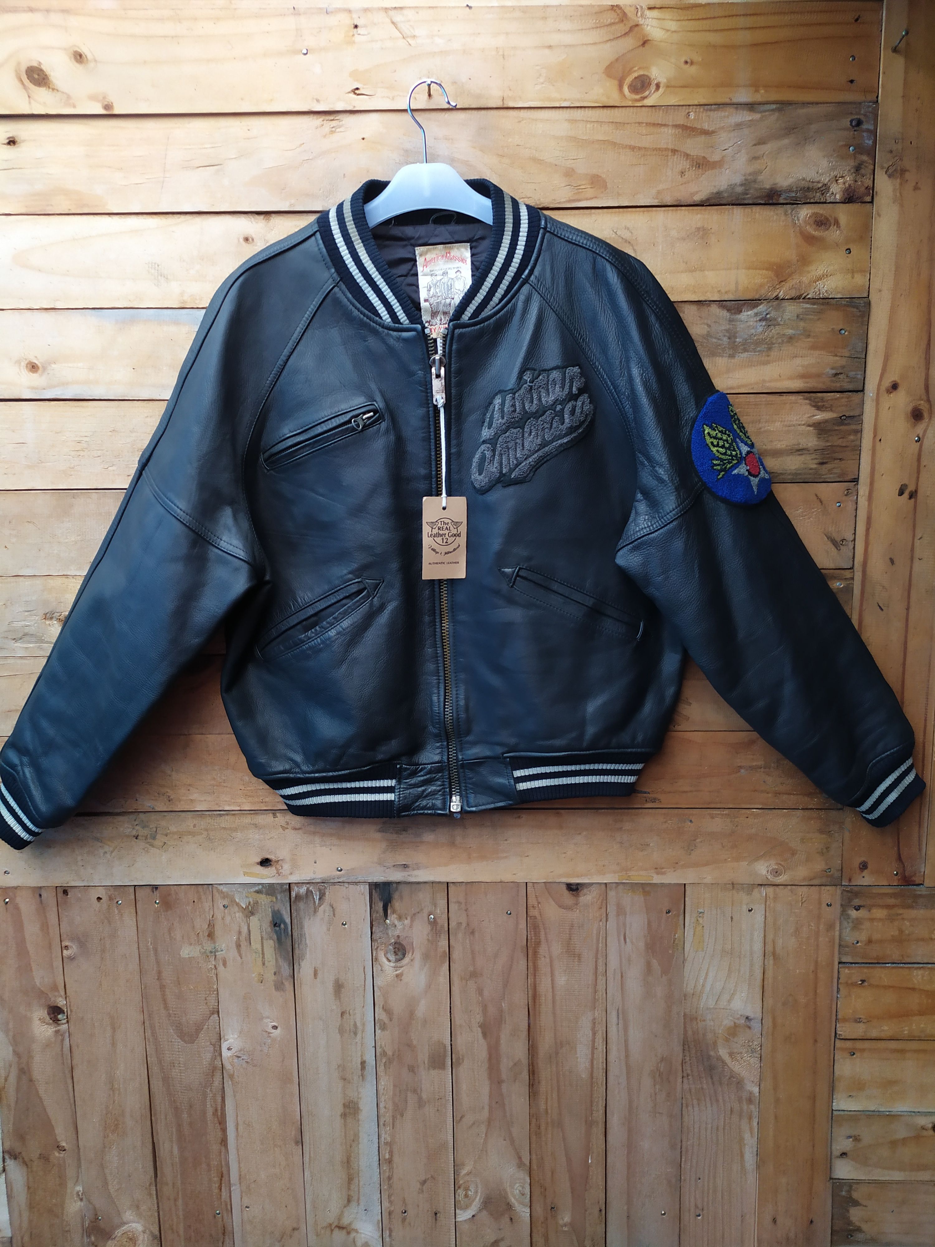 Bkack Avirex Track Field Leather jacket Classic Vintage sz Small