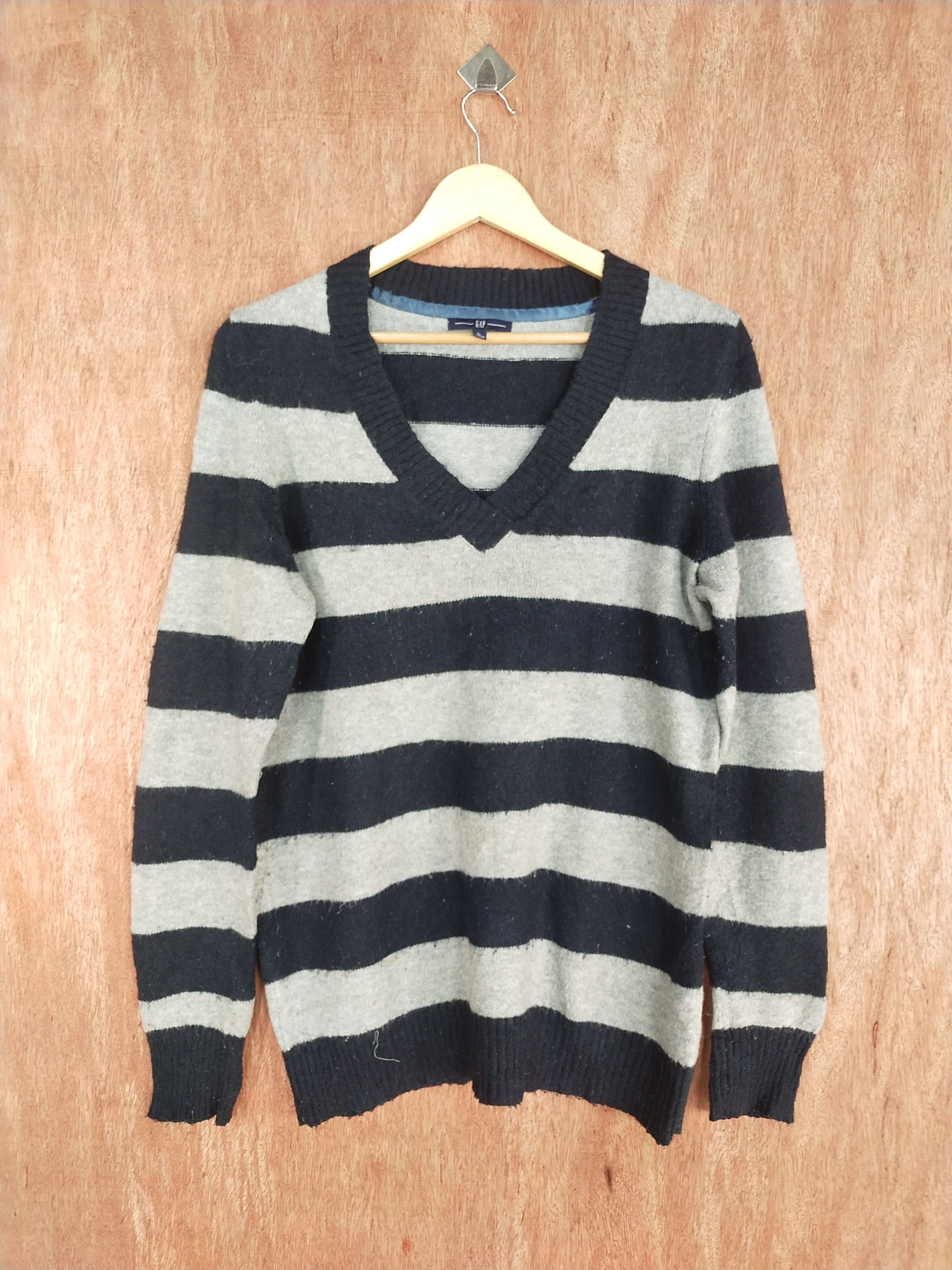 Gap Gap gray/dark stripe blue knitwear #S094 Size US L / EU 52-54 / 3 - 1 Thumbnail