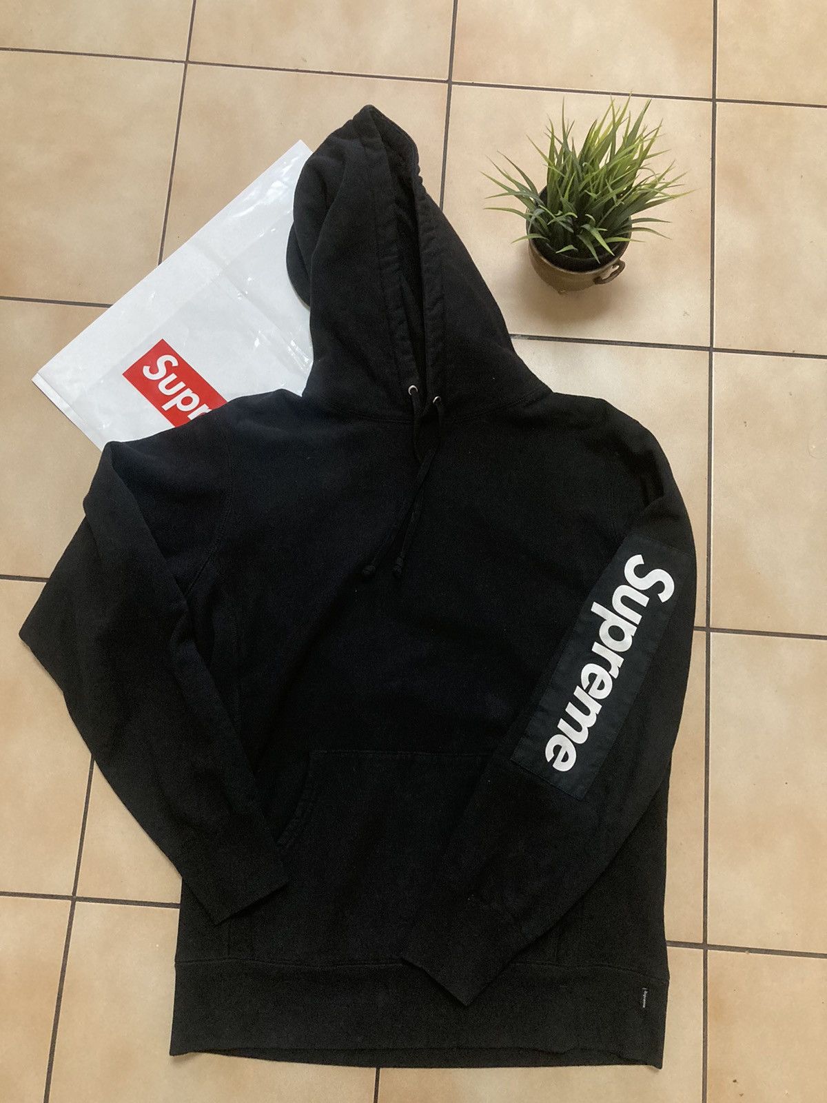 Supreme sleeve patch logo hoodie size M - Sweatshirts Hoodies