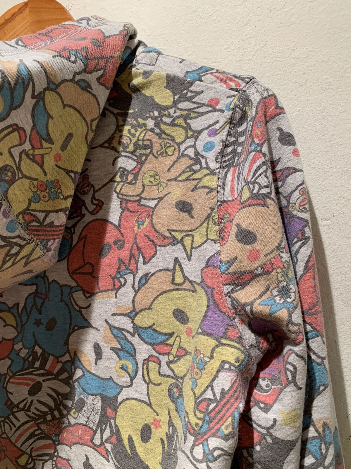 Vintage × tokidoki RARE* Vintage TokiDoki All Over Print AOP Camo Zip Up Hoodie Size S / US 4 / IT 40 - 6 Thumbnail
