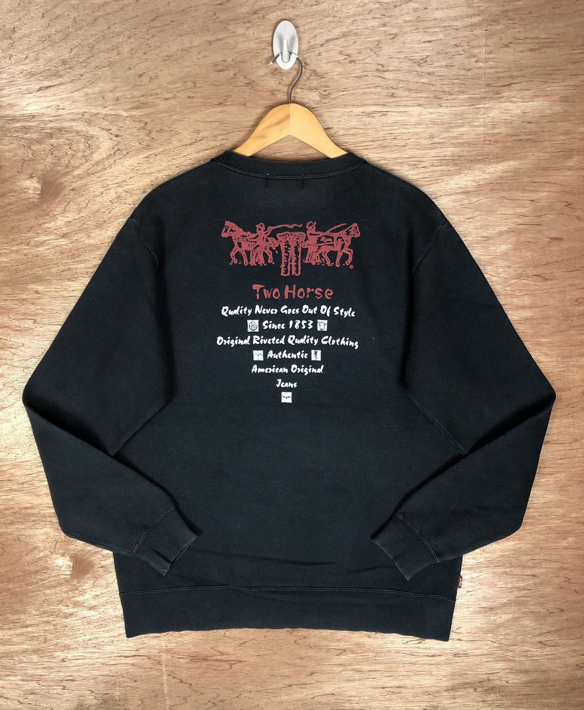 Vintage LEVI'S RedTab With Big Logo Design