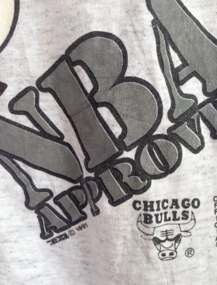 NBA Vintage 90s Chicago Bulls NBA t shirt Size US L / EU 52-54 / 3 - 4 Thumbnail