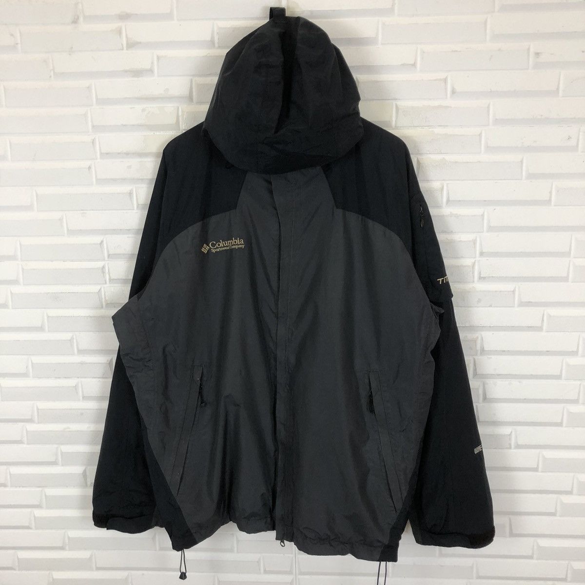 Vintage!! Columbia Titanium Outdoor Water Proof Jacket