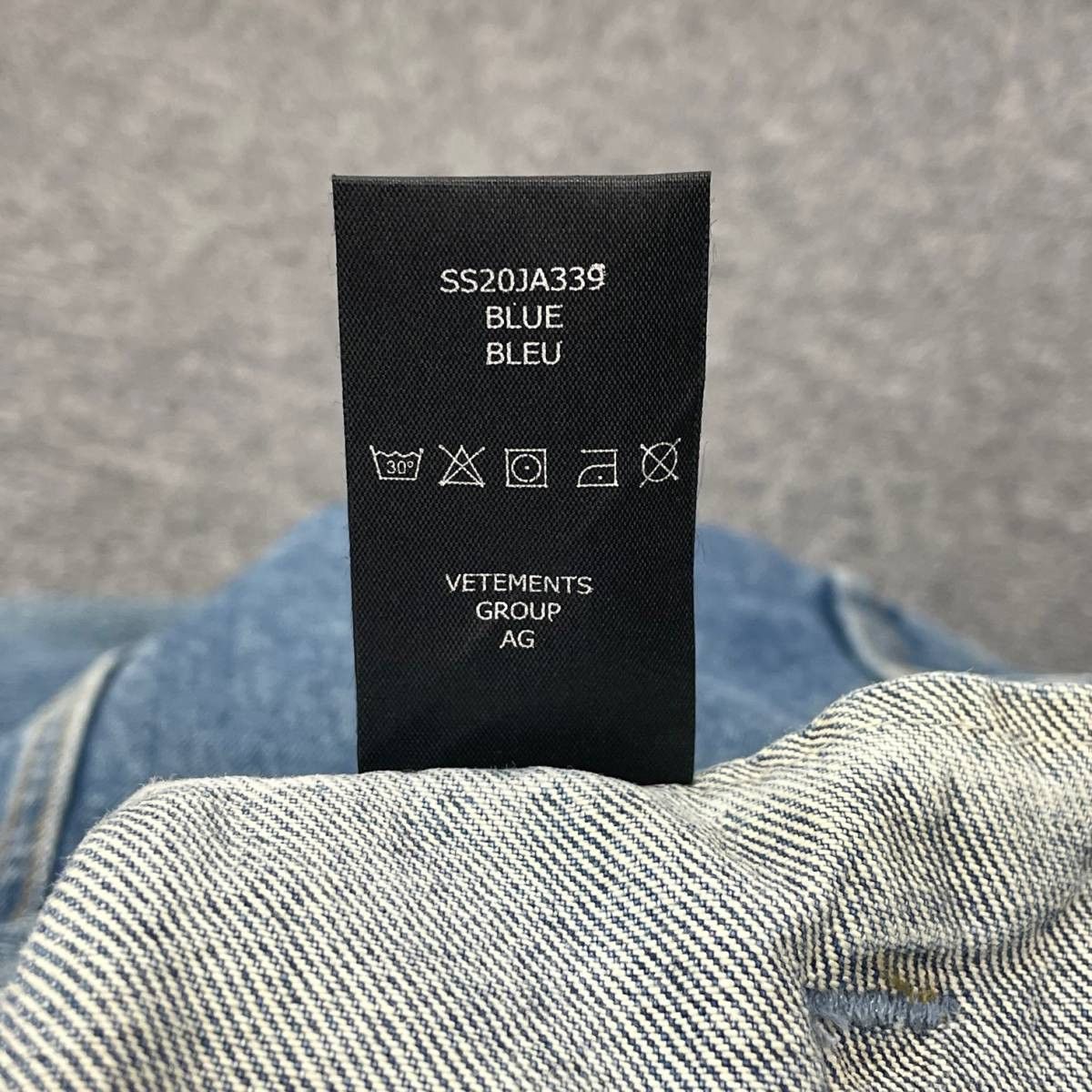 ジャケット・アウター VETEMENTS GOTHIC LOGO EMBROIDERED JACKET Vetements Vetements Gothic Embroidery Denim Jacket | Grailed