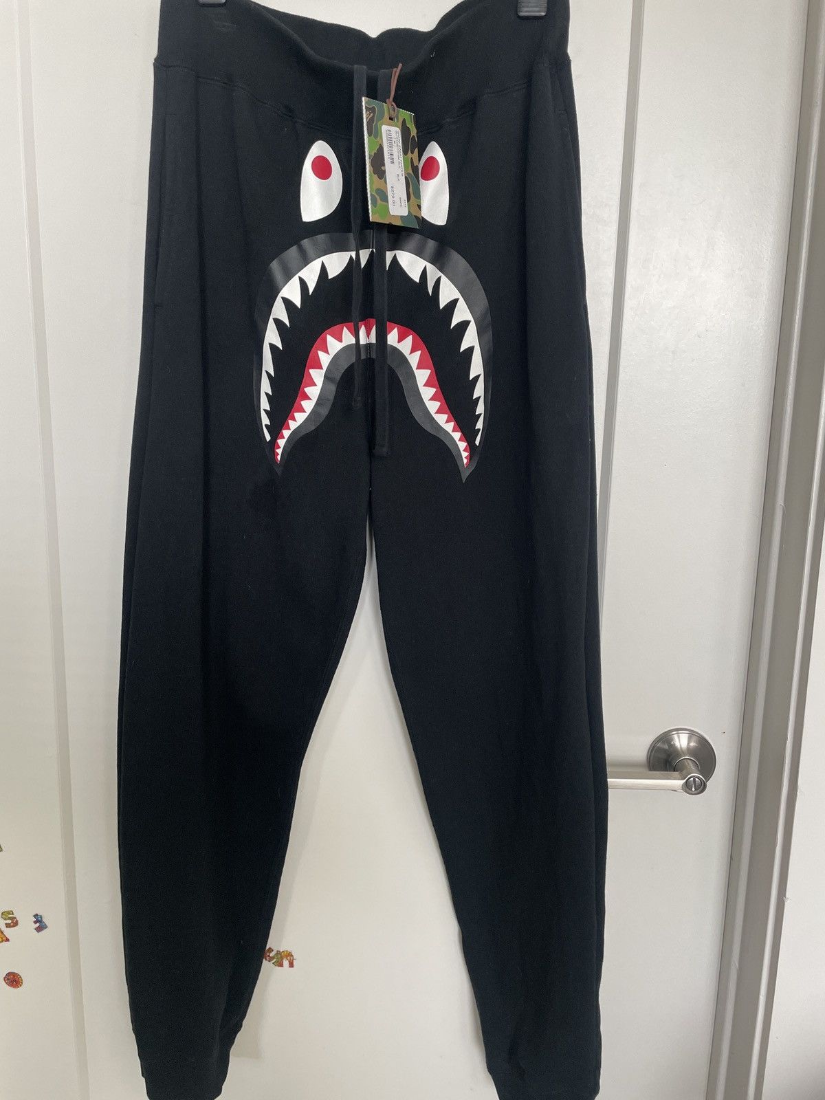 Bape Bape shark sweatpants medium Size US 32 / EU 48 - 1 Thumbnail