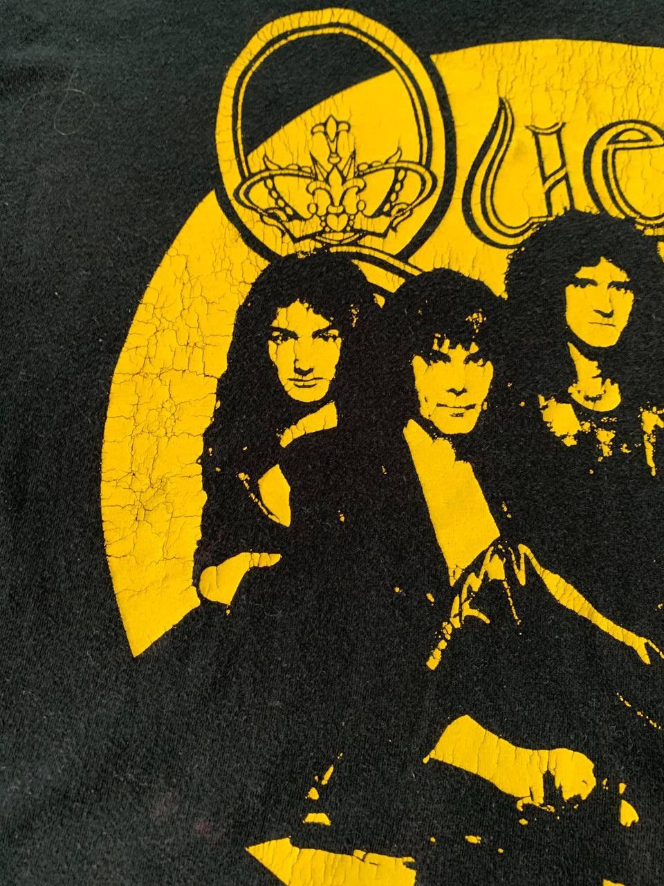 Band Tees Vintage 00s Queen band tee Size US S / EU 44-46 / 1 - 5 Thumbnail