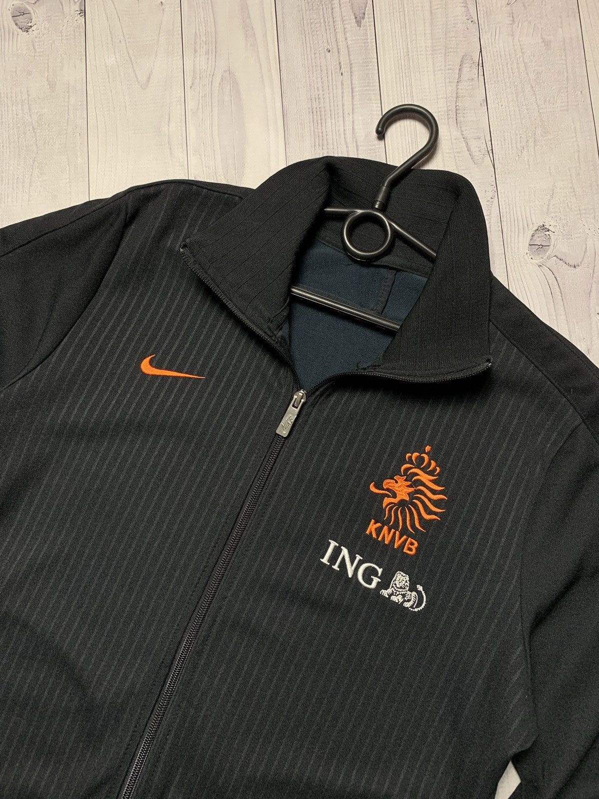 Nike × Vintage Vintage Nike Nederland soccer track jacket black striped L Size US L / EU 52-54 / 3 - 2 Thumbnail