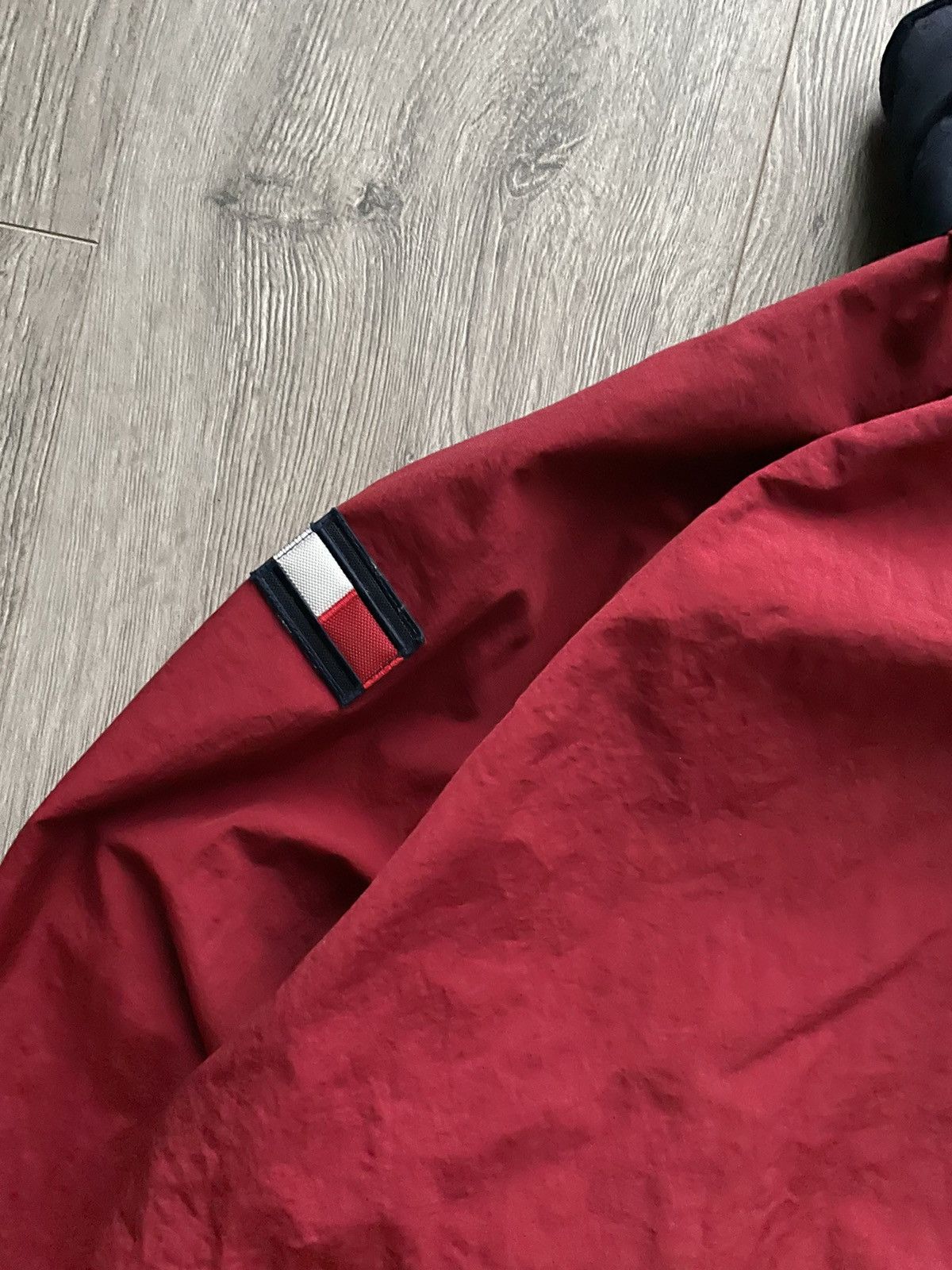 Vintage Tommy Hilfiger Windbreaker Jacket Hood Nylon 2000s