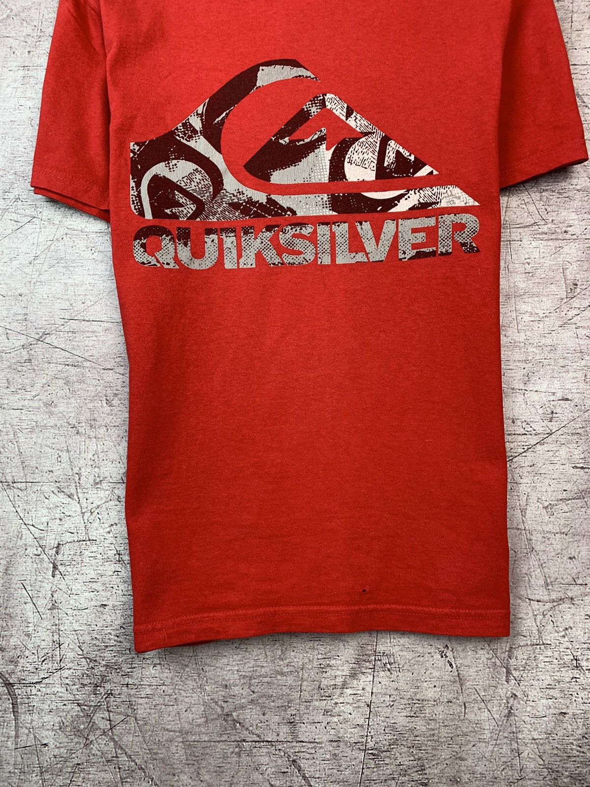 Quiksilver Vintage Quiksilver Big Logo T-Shirt Surf style Size US S / EU 44-46 / 1 - 5 Thumbnail