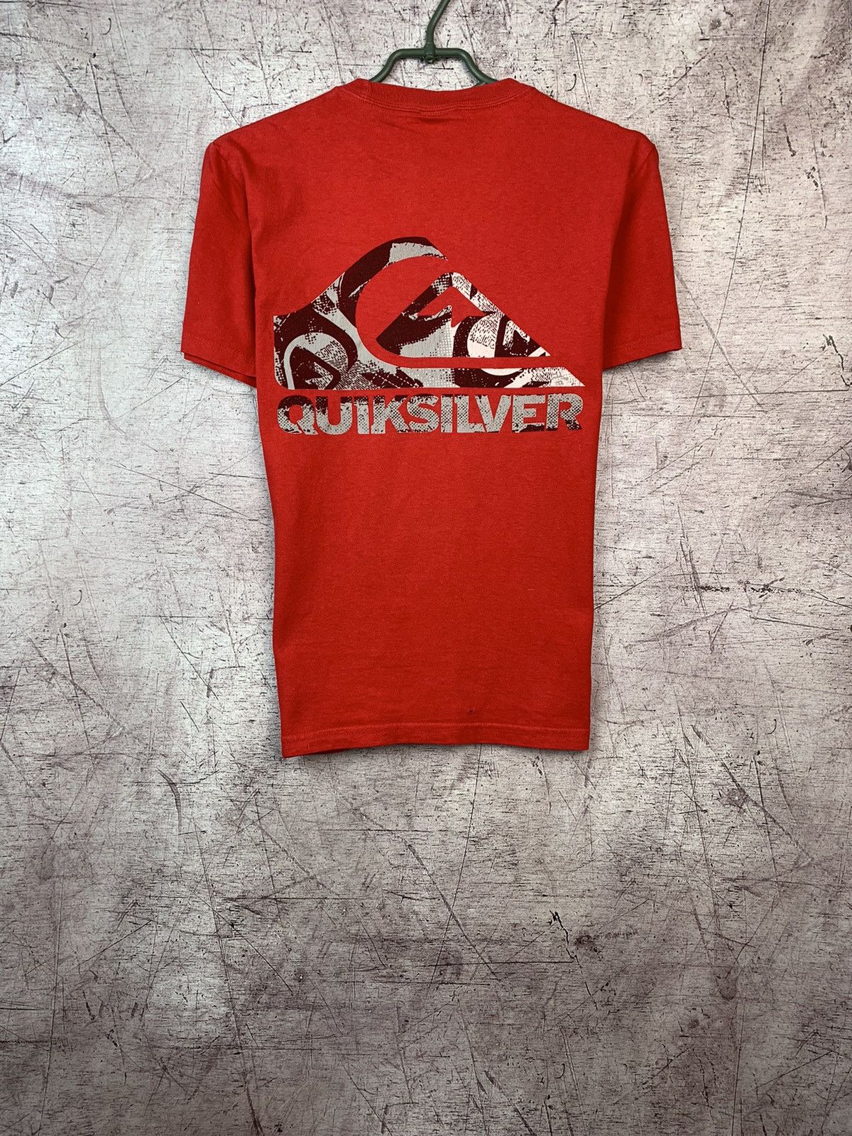 Quiksilver Vintage Quiksilver Big Logo T-Shirt Surf style Size US S / EU 44-46 / 1 - 1 Thumbnail