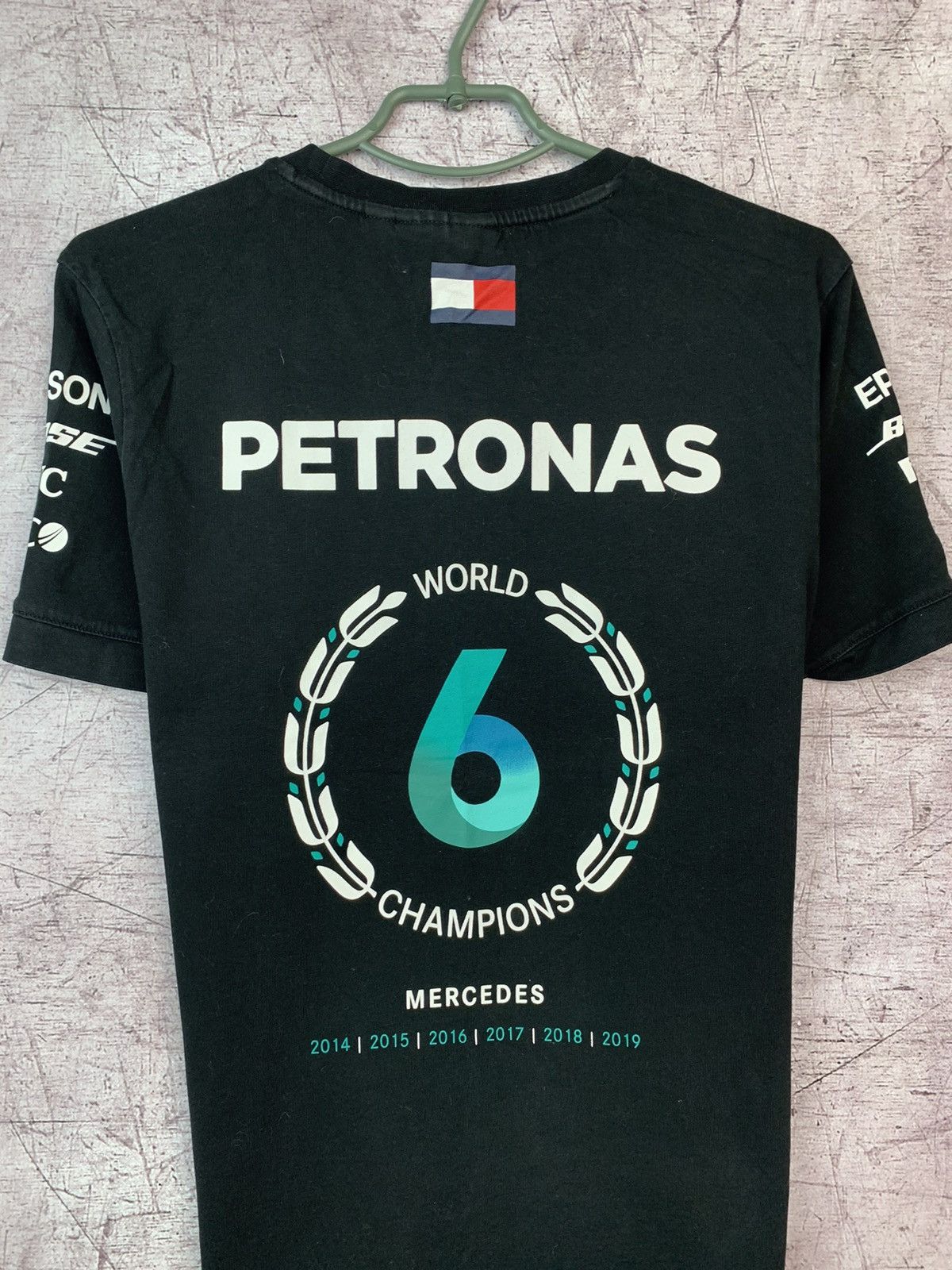 Formula 1 × Mercedes-Benz × Vintage Mercedes Benz AMG Petronas Vintage T-shirt Size US L / EU 52-54 / 3 - 9 Thumbnail