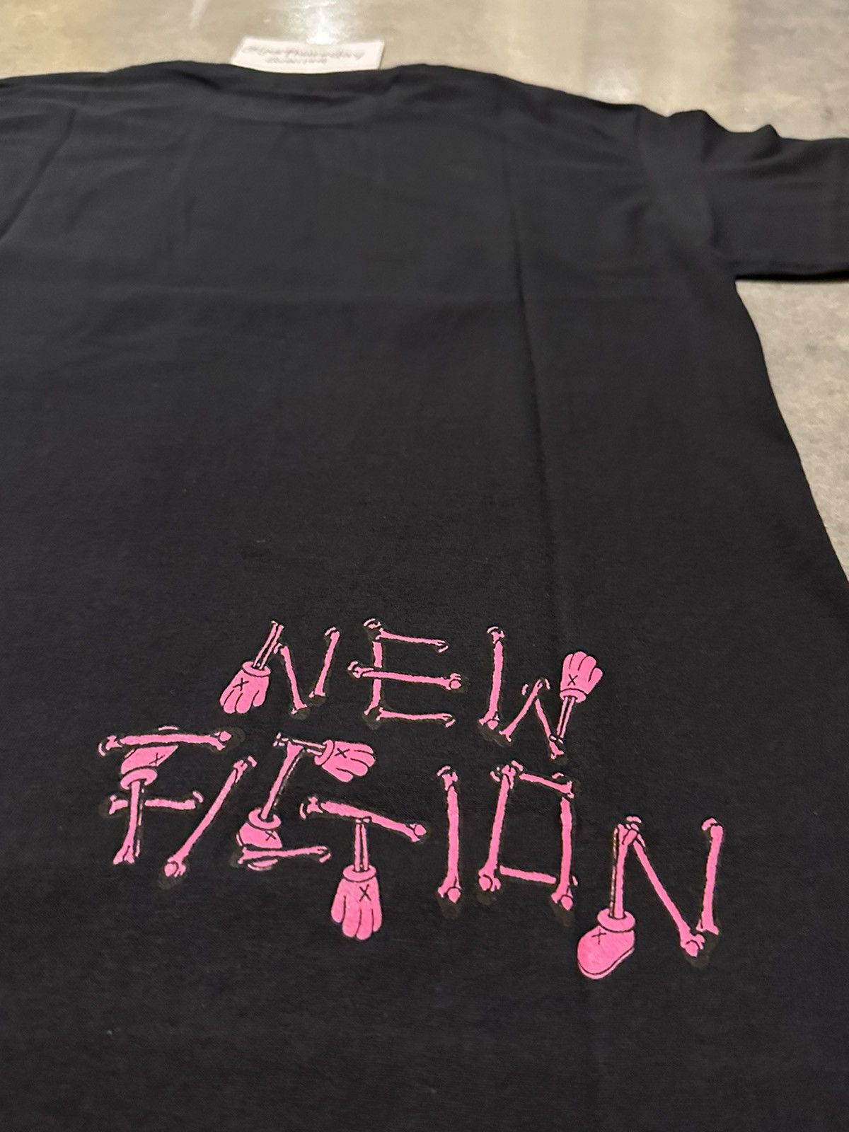 Kaws KAWS Skeleton New Fiction Tee Black Medium Size US M / EU 48-50 / 2 - 6 Thumbnail