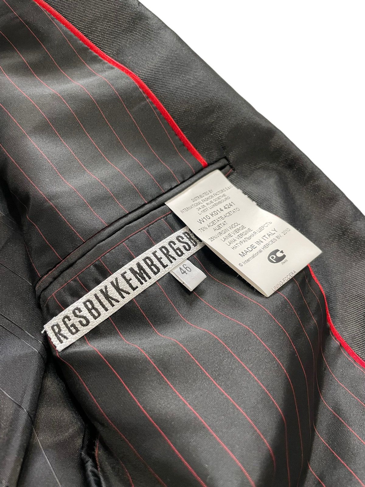 Dirk Bikkembergs Archive Dirk Bikkembergs FW10 Satin Coat Blazer Size US S / EU 44-46 / 1 - 2 Thumbnail