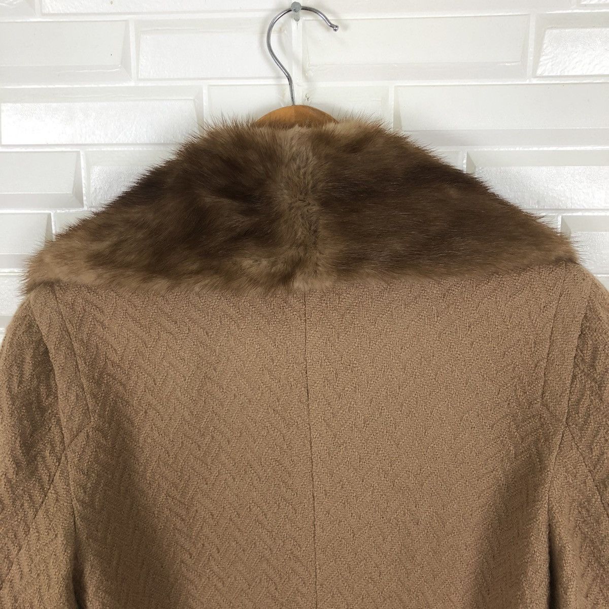 Dolce & Gabbana DOLCE & GABBANA LIGHT FUR JACKET MADE IN ITALY Size US S / EU 44-46 / 1 - 11 Thumbnail