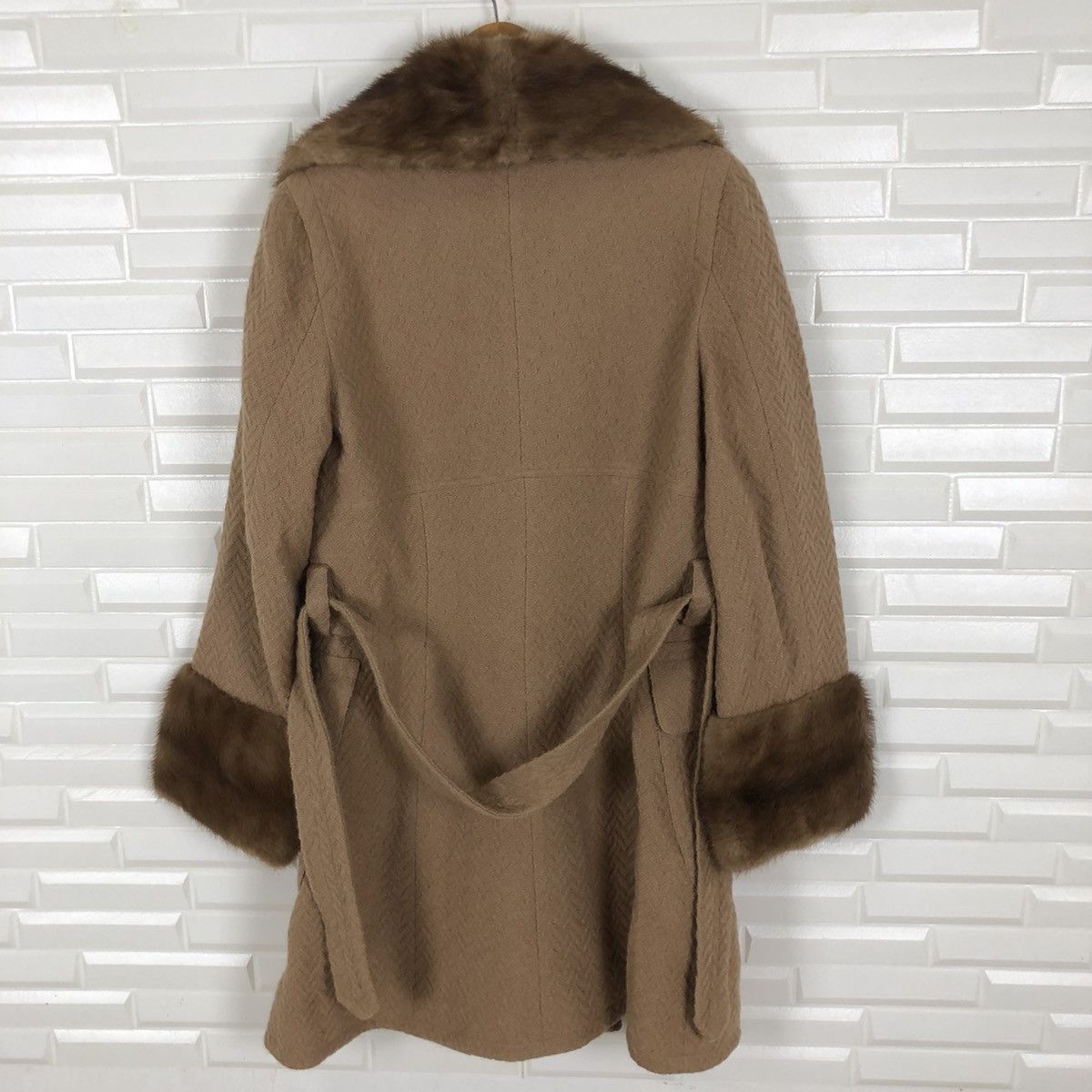 Dolce & Gabbana DOLCE & GABBANA LIGHT FUR JACKET MADE IN ITALY Size US S / EU 44-46 / 1 - 9 Thumbnail