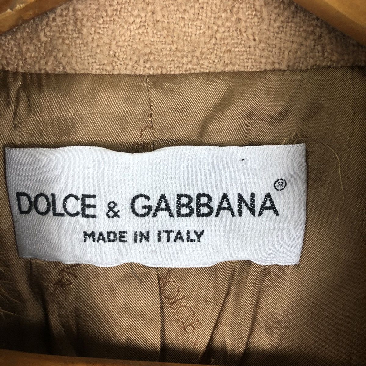 Dolce & Gabbana DOLCE & GABBANA LIGHT FUR JACKET MADE IN ITALY Size US S / EU 44-46 / 1 - 7 Thumbnail