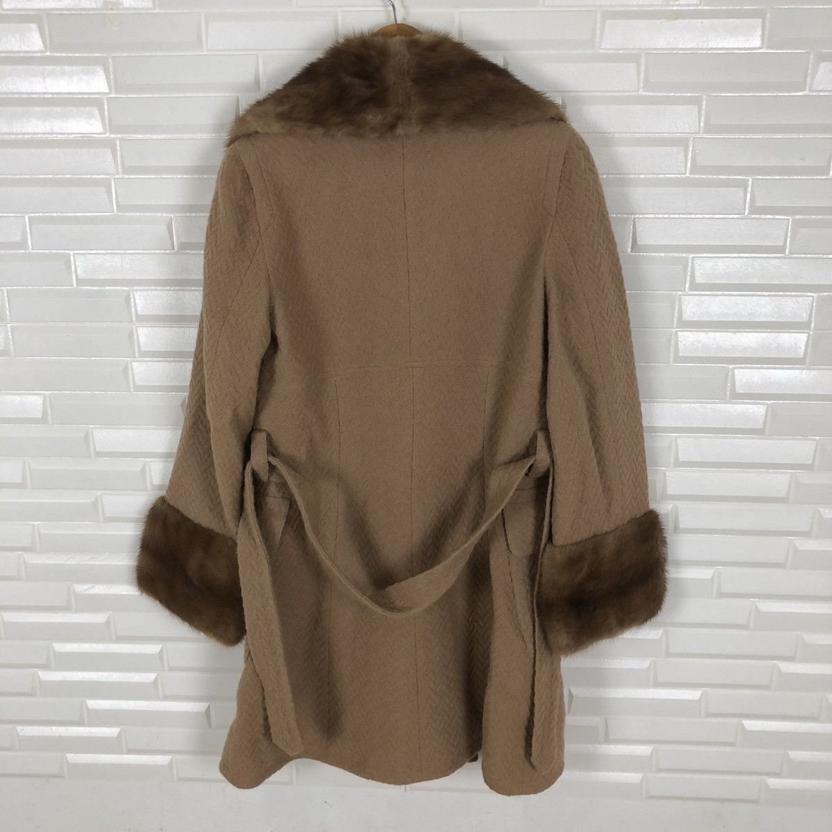 Dolce & Gabbana DOLCE & GABBANA LIGHT FUR JACKET MADE IN ITALY Size US S / EU 44-46 / 1 - 10 Thumbnail