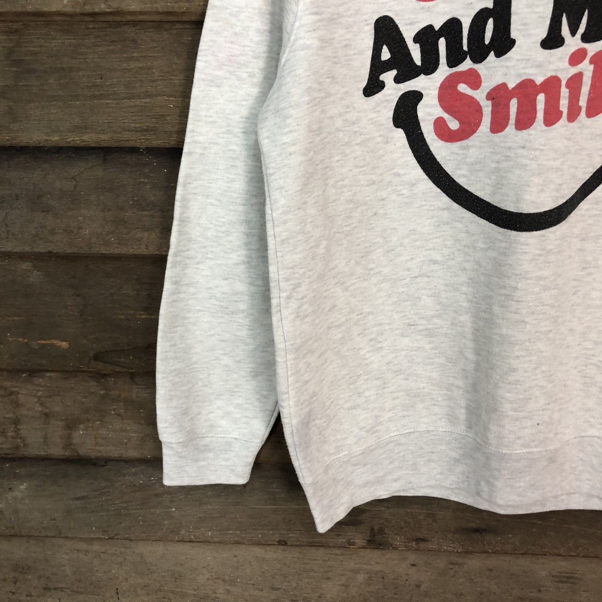 Japanese Brand Free Delivery Smile White Sweatshirt #5996 Size US L / EU 52-54 / 3 - 4 Thumbnail