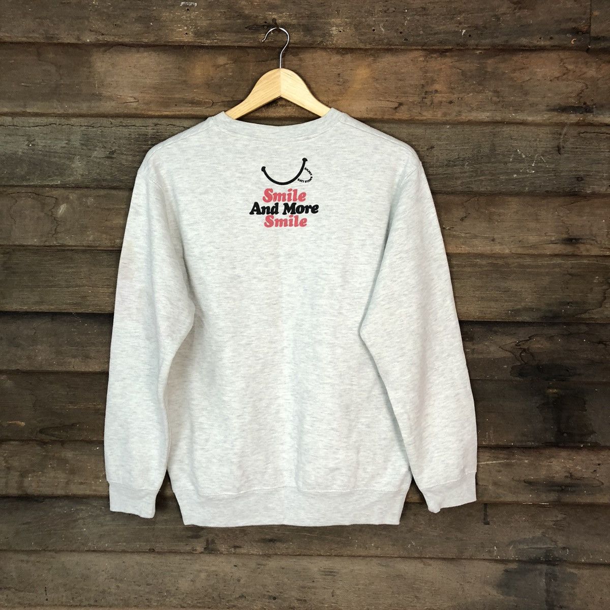 Japanese Brand Free Delivery Smile White Sweatshirt #5996 Size US L / EU 52-54 / 3 - 10 Thumbnail