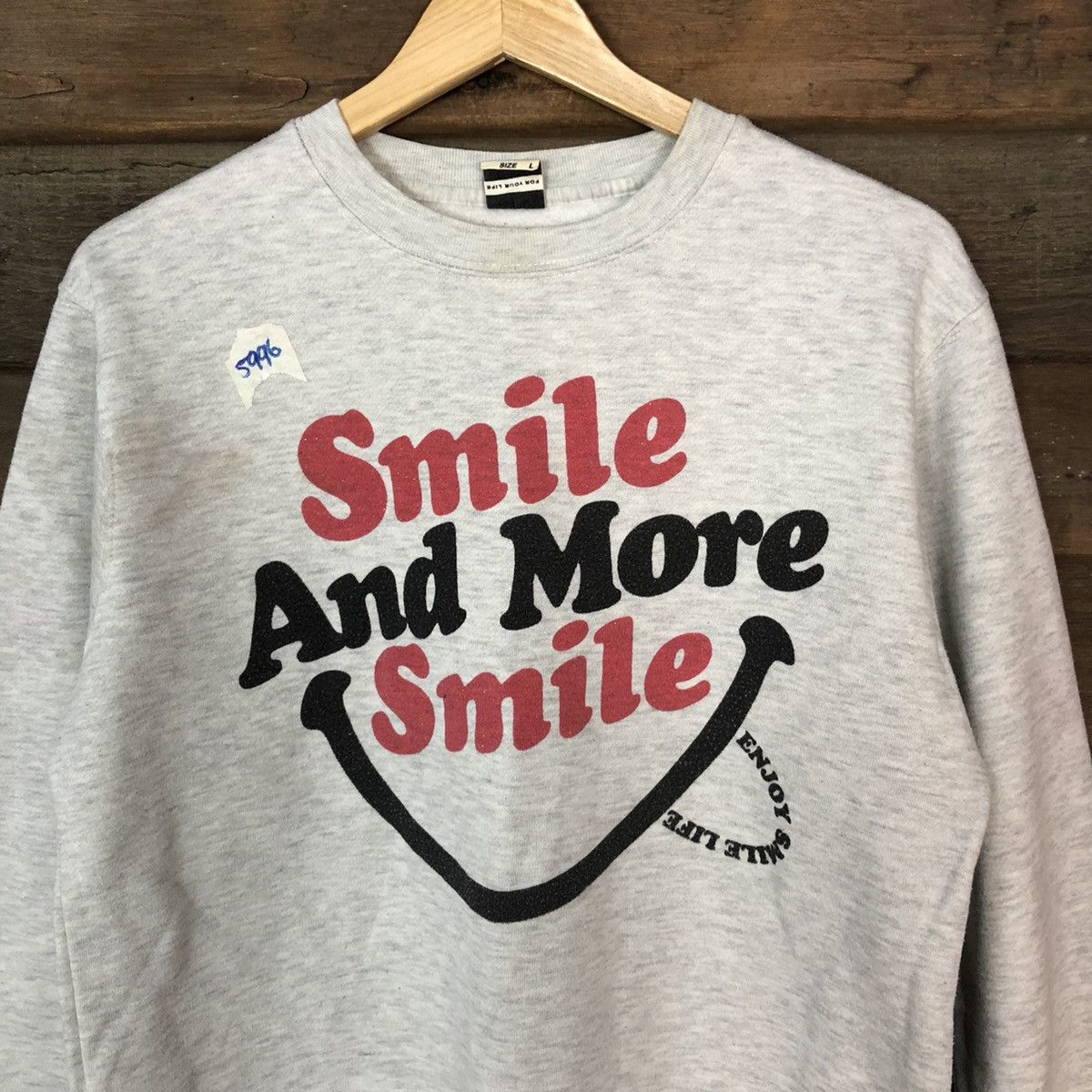Japanese Brand Free Delivery Smile White Sweatshirt #5996 Size US L / EU 52-54 / 3 - 6 Thumbnail