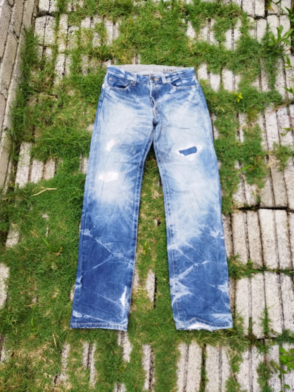 Japanese Lingua Franca Distressed Jeans