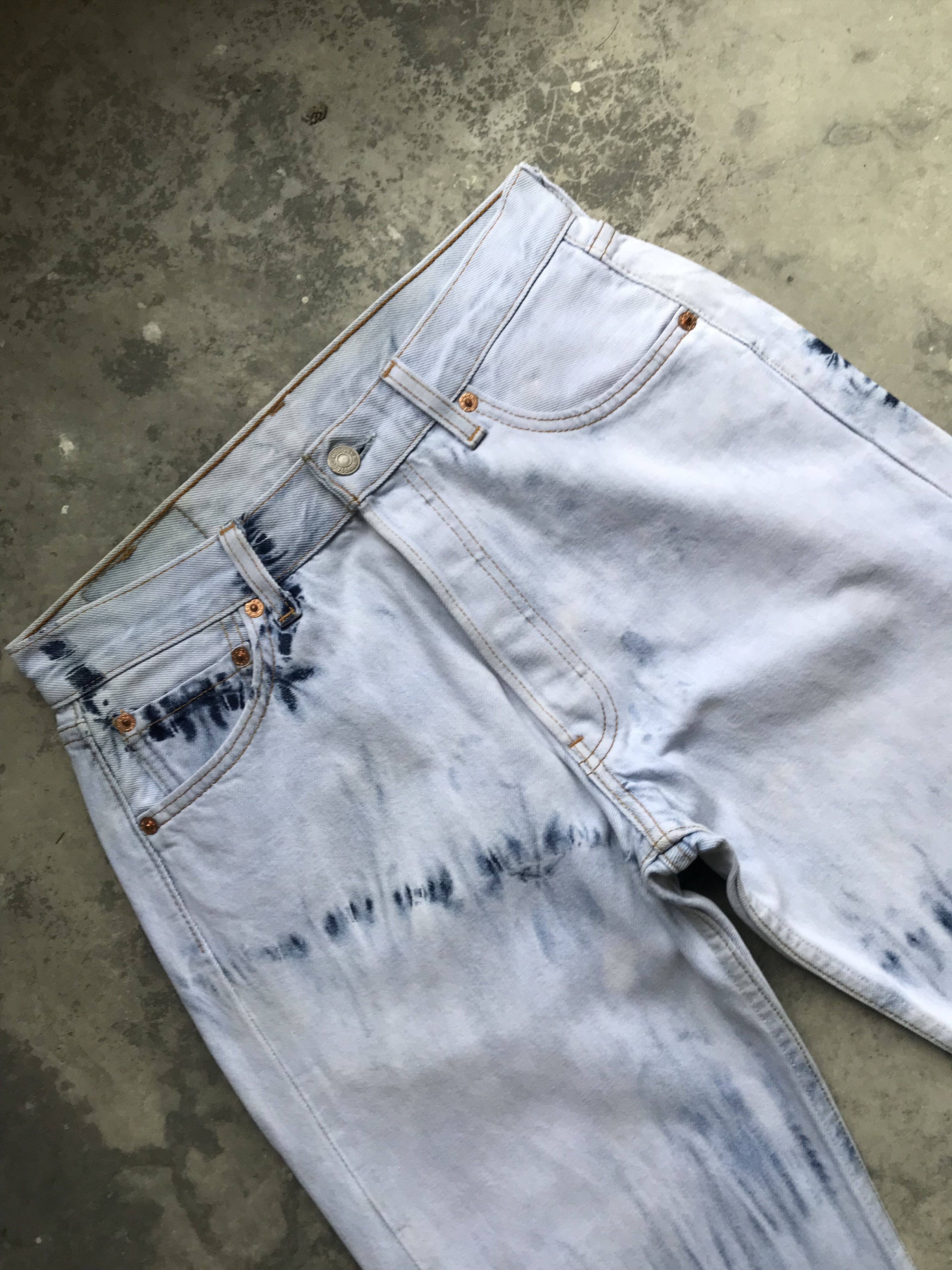 Levi's VLEV58 🔥Ultra Rare 🔥Vintage Levis 501 Tye Dye Jeans Size US 28 / EU 44 - 2 Thumbnail