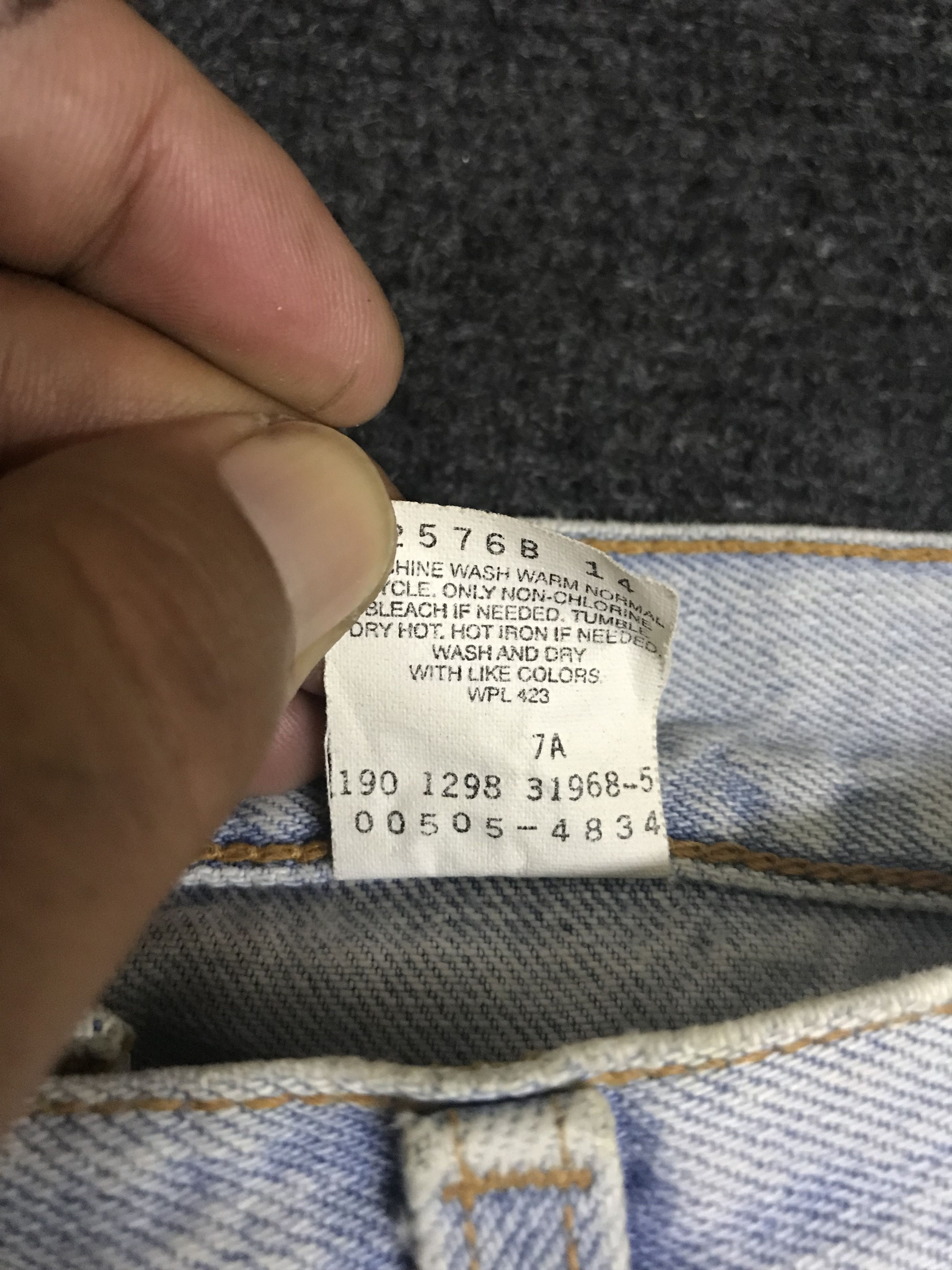 Levi's VL155 Vintage Levis 505 Dirty Distressed Light Wash Jeans Size US 31 - 13 Thumbnail